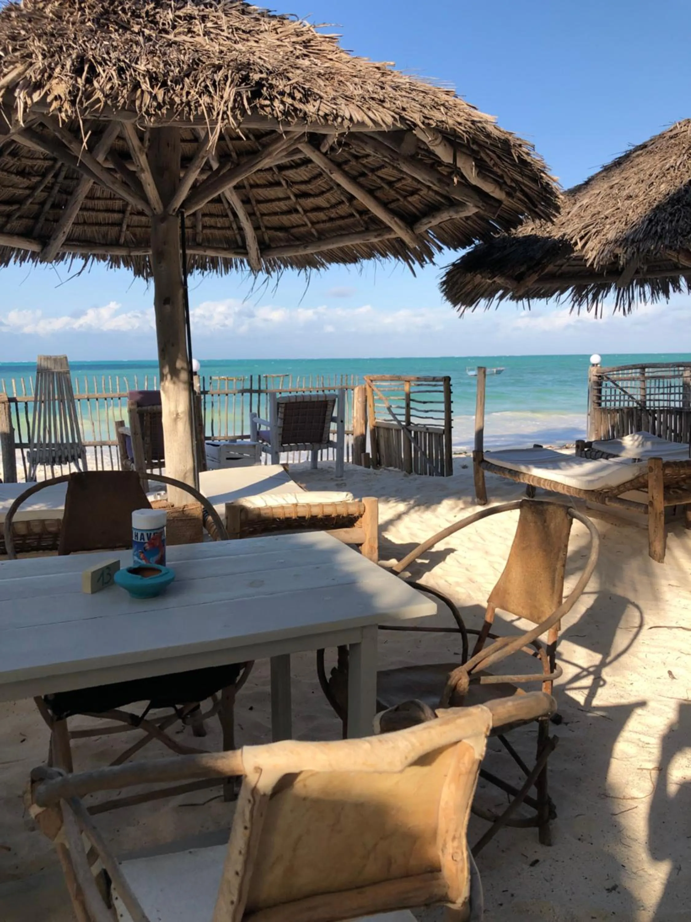 Restaurant/places to eat in Bahari Beach Bungalows