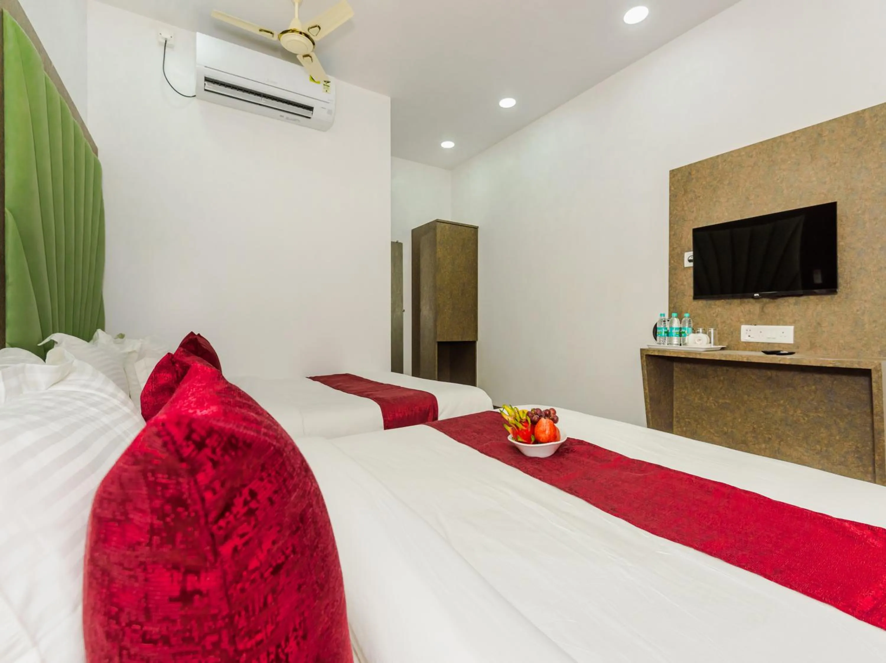 Bed in Hotel Zillion Executive Near US Consulate Bandra Kurla Complex Mumbai Near Mumbai Airport Mumbai