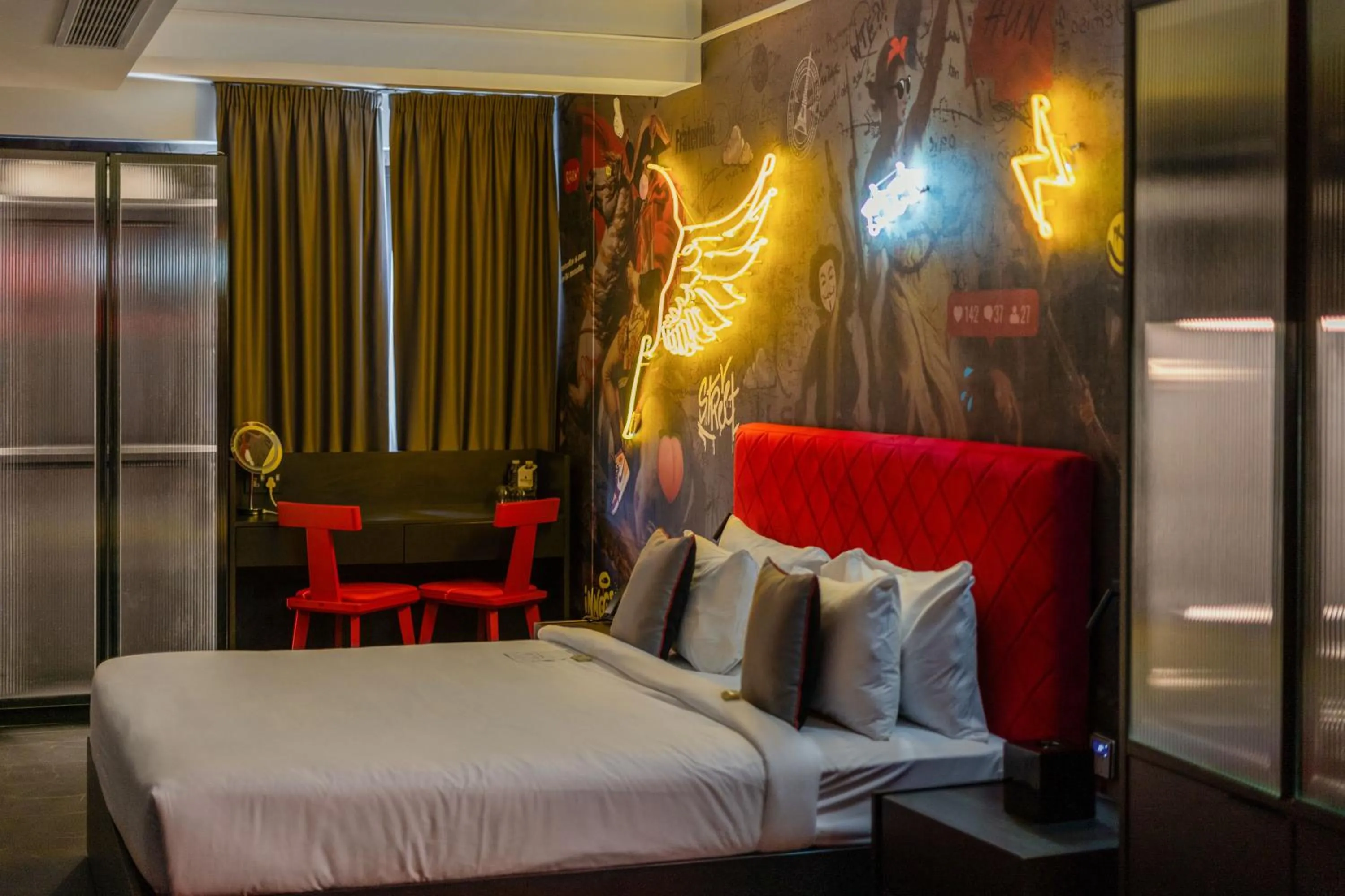 Bed in SO City Hotel Adults Only