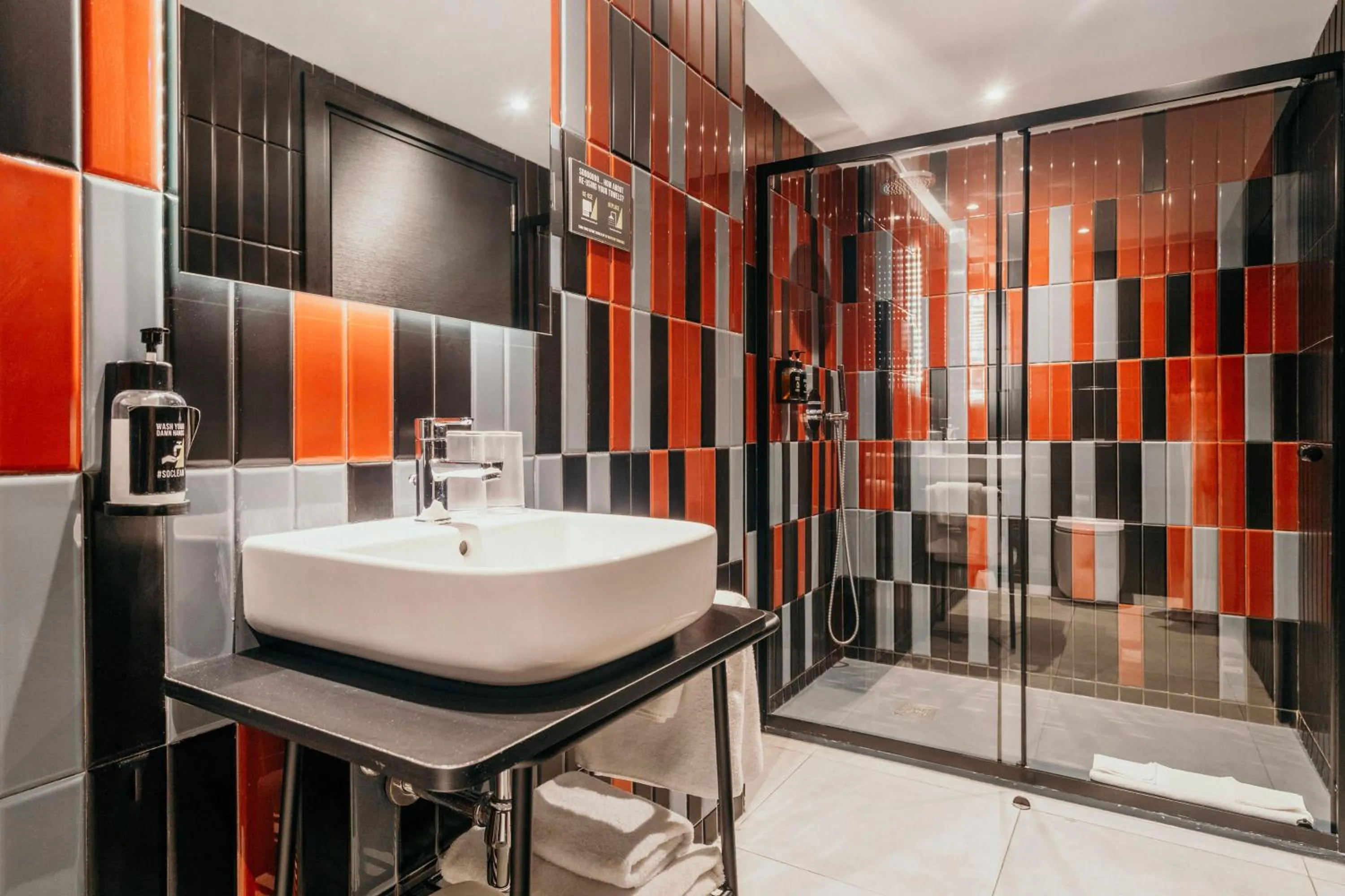 Shower in SO City Hotel Adults Only