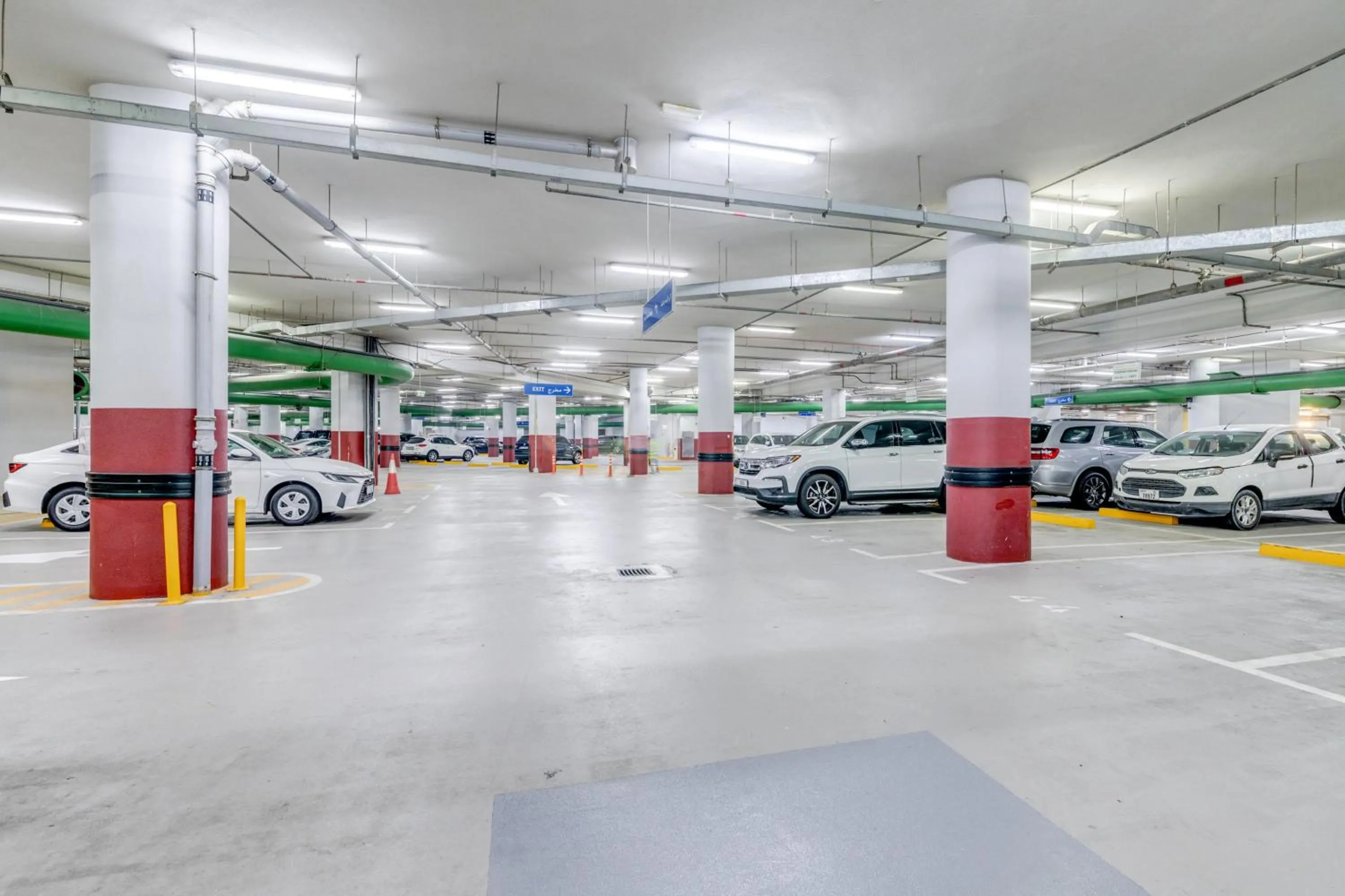 Parking in GLOBALSTAY. Modern Apartments steps to JBR Beach