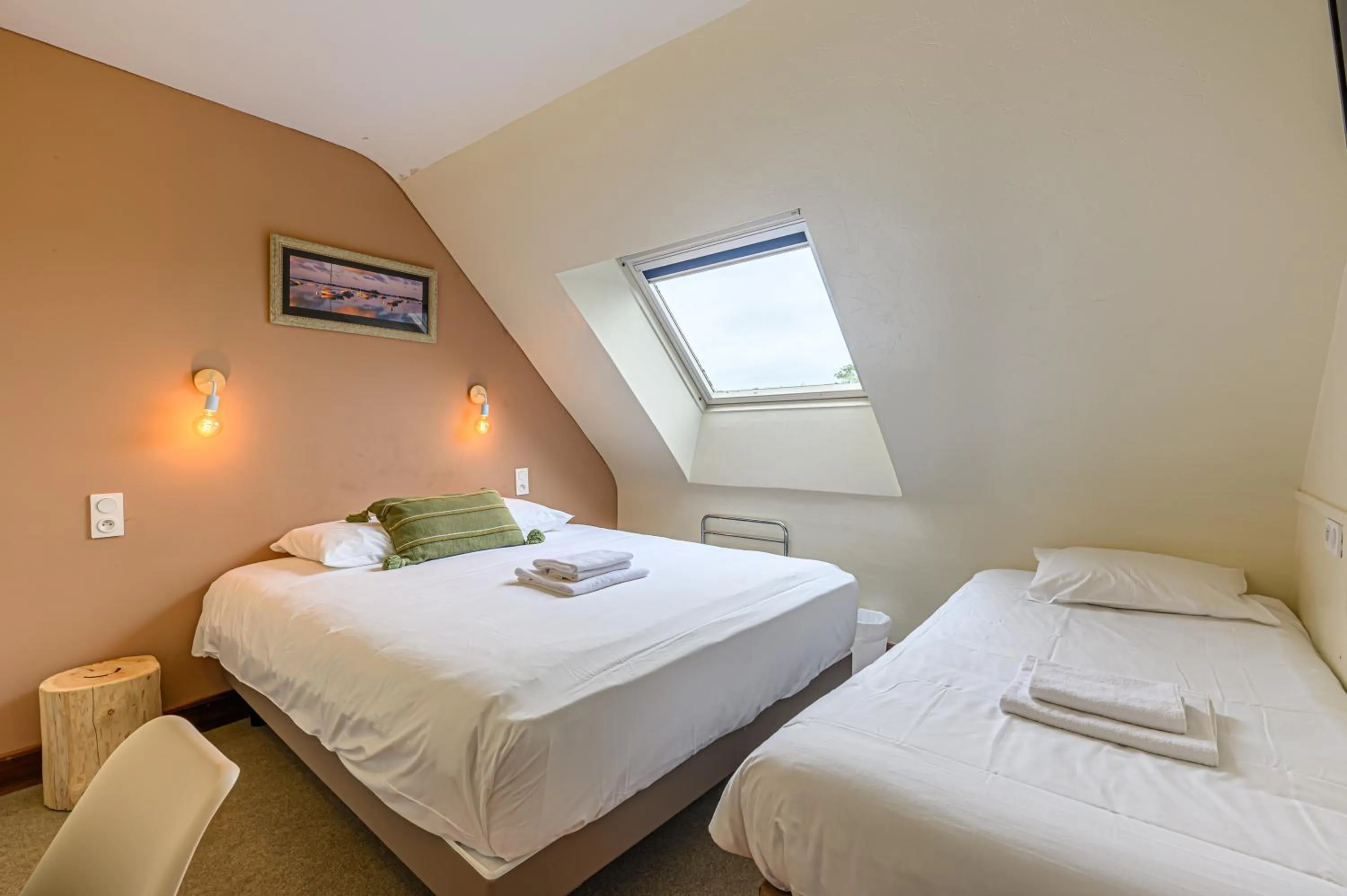 Bedroom, Bed in Naéco Erdeven