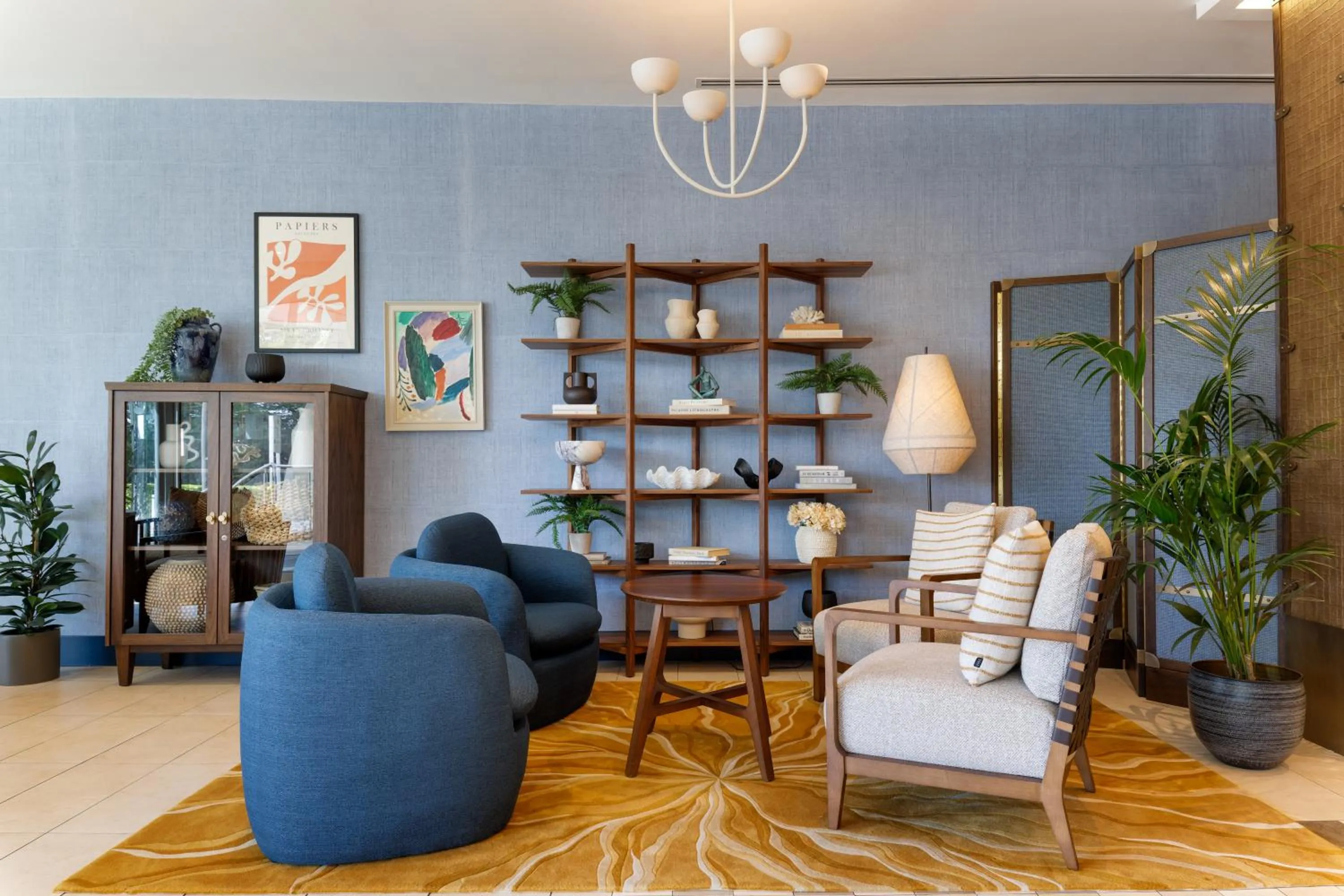 Lobby or reception in Crowne Plaza London - Gatwick Airport by IHG