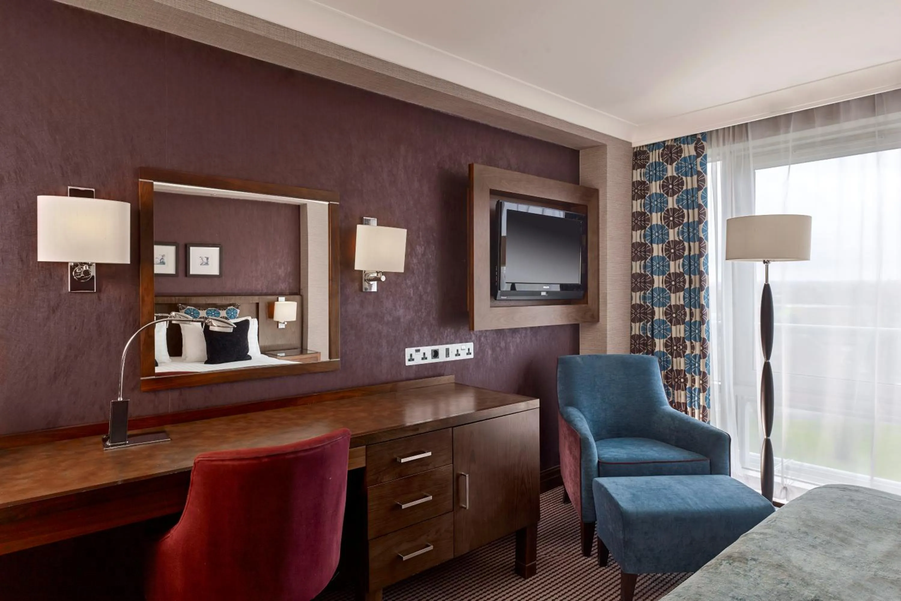 TV and multimedia in Crowne Plaza London - Gatwick Airport by IHG