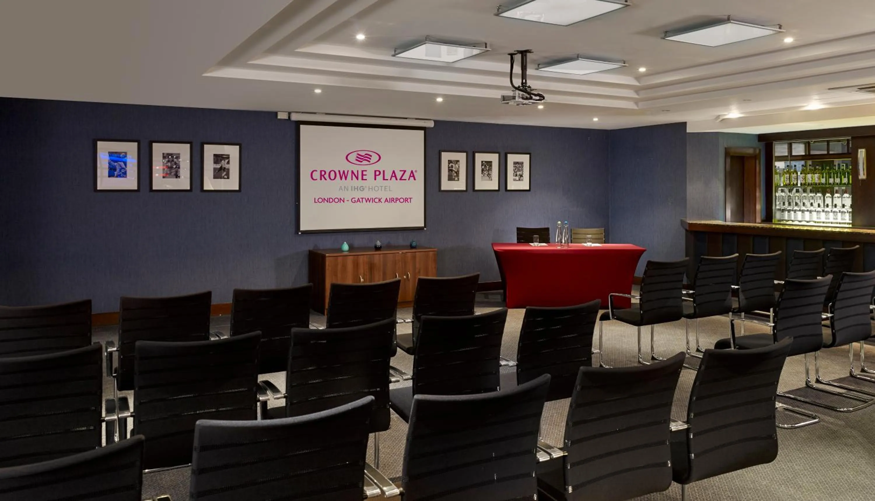 Banquet/Function facilities in Crowne Plaza London - Gatwick Airport by IHG