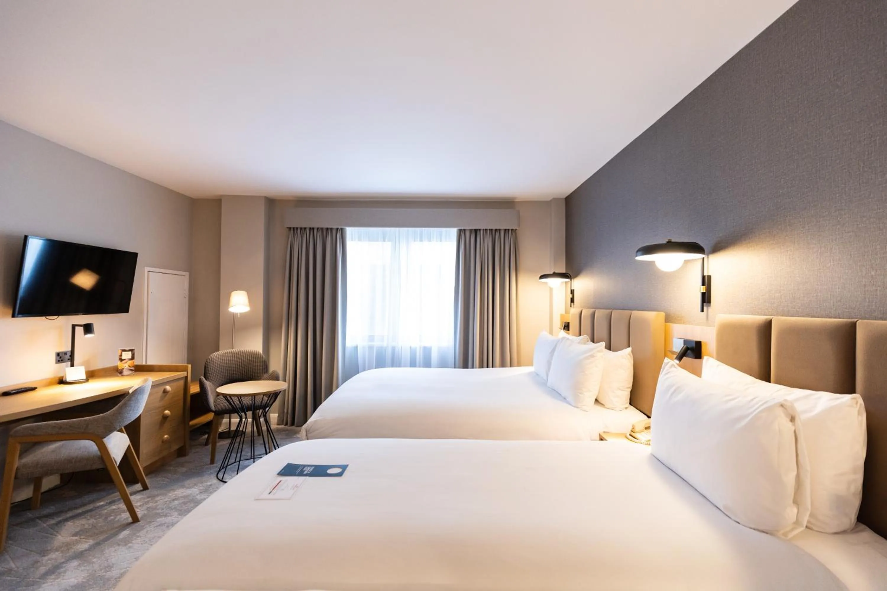 Bedroom, Bed in Crowne Plaza London - Gatwick Airport by IHG