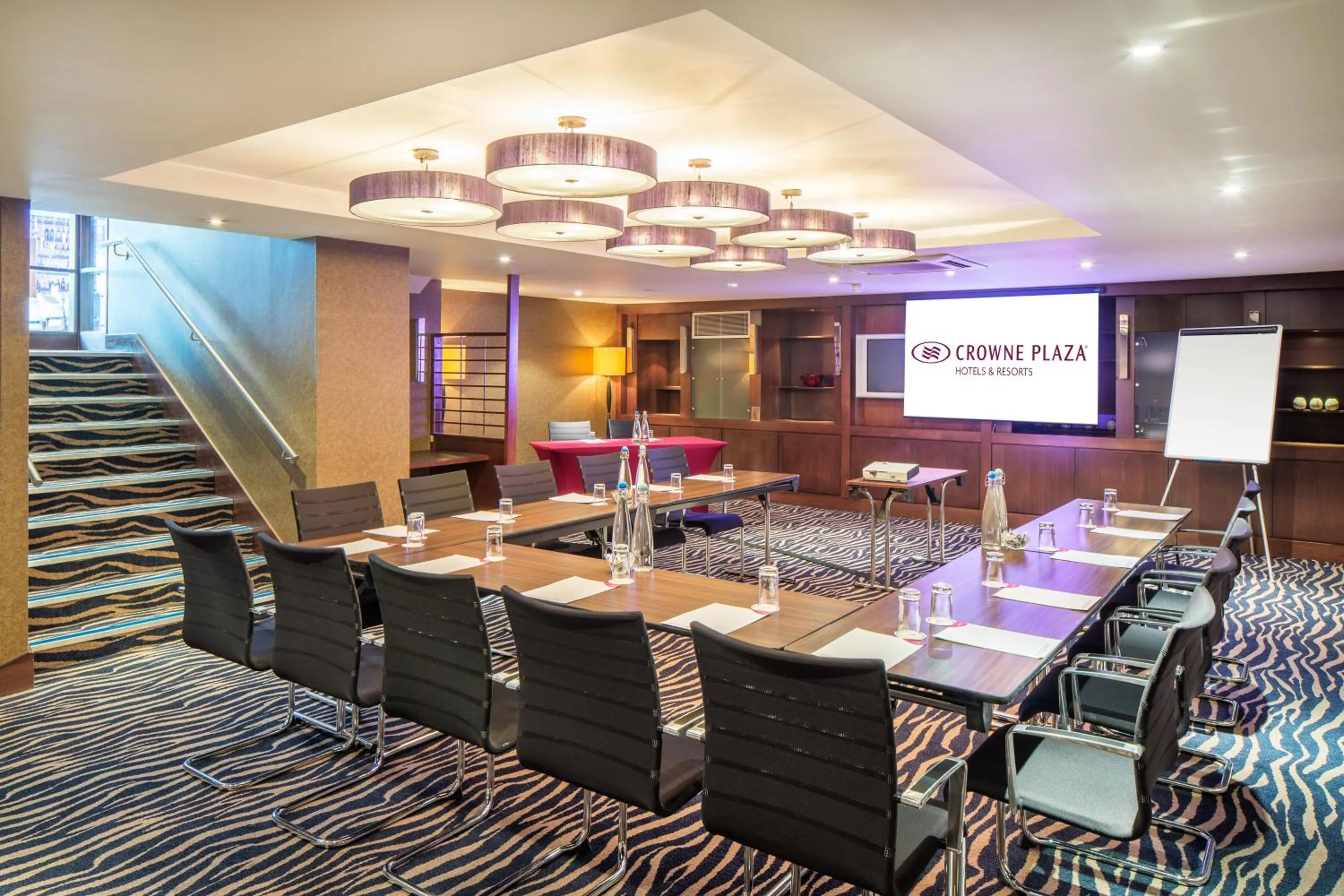 Meeting/conference room in Crowne Plaza London - Gatwick Airport by IHG