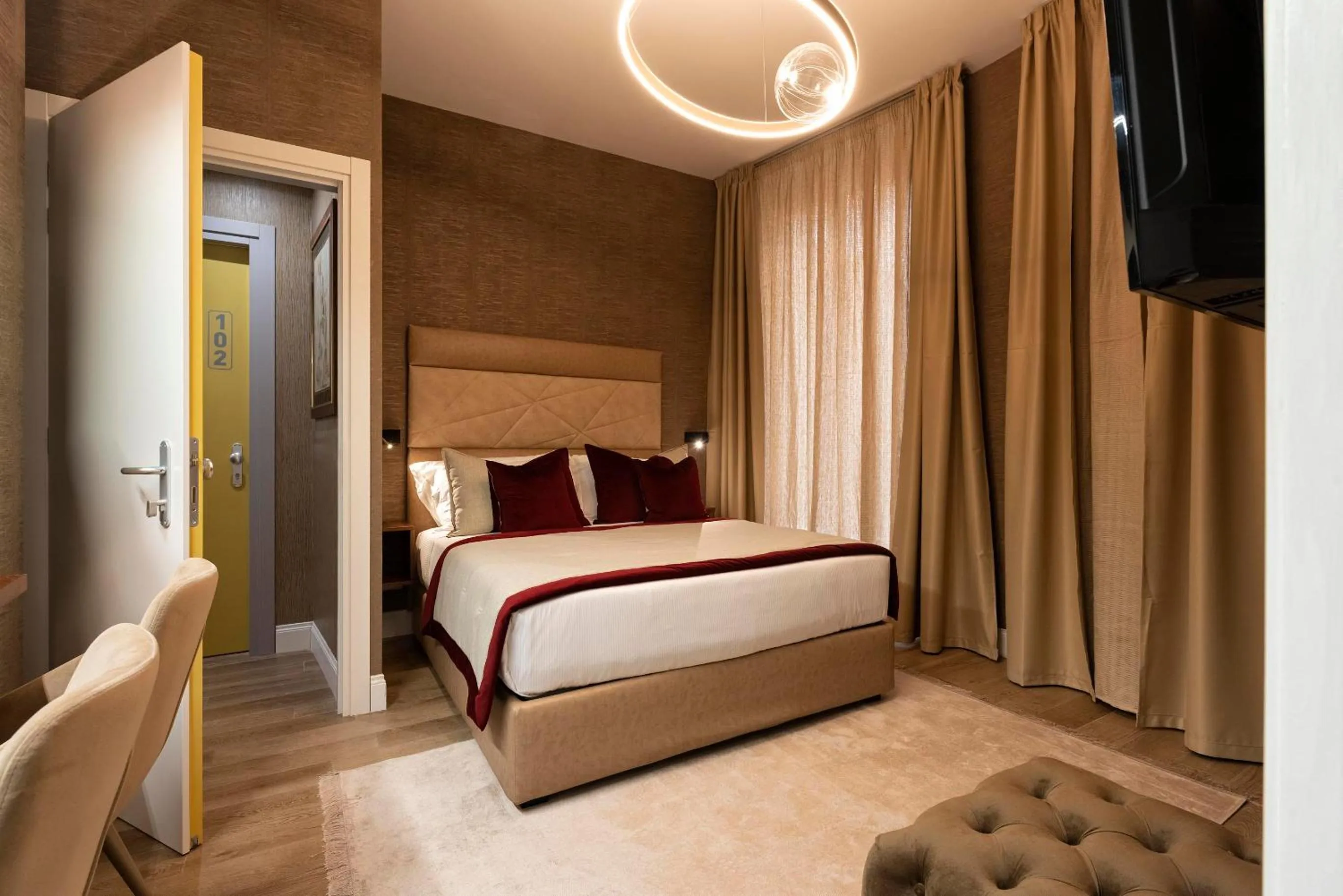 Bedroom, Bed in Royal Rooms Corso