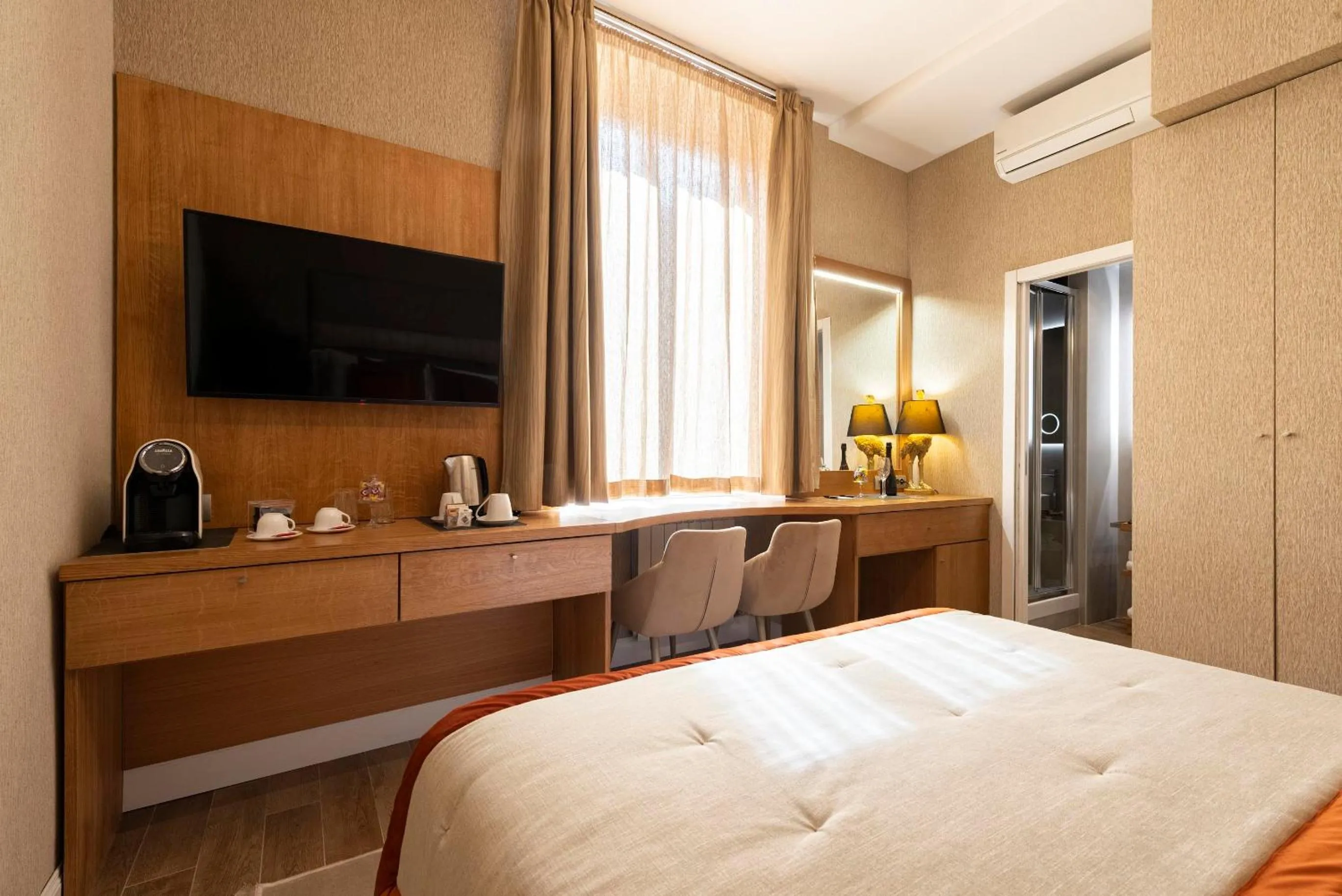 Bed in Royal Rooms Corso