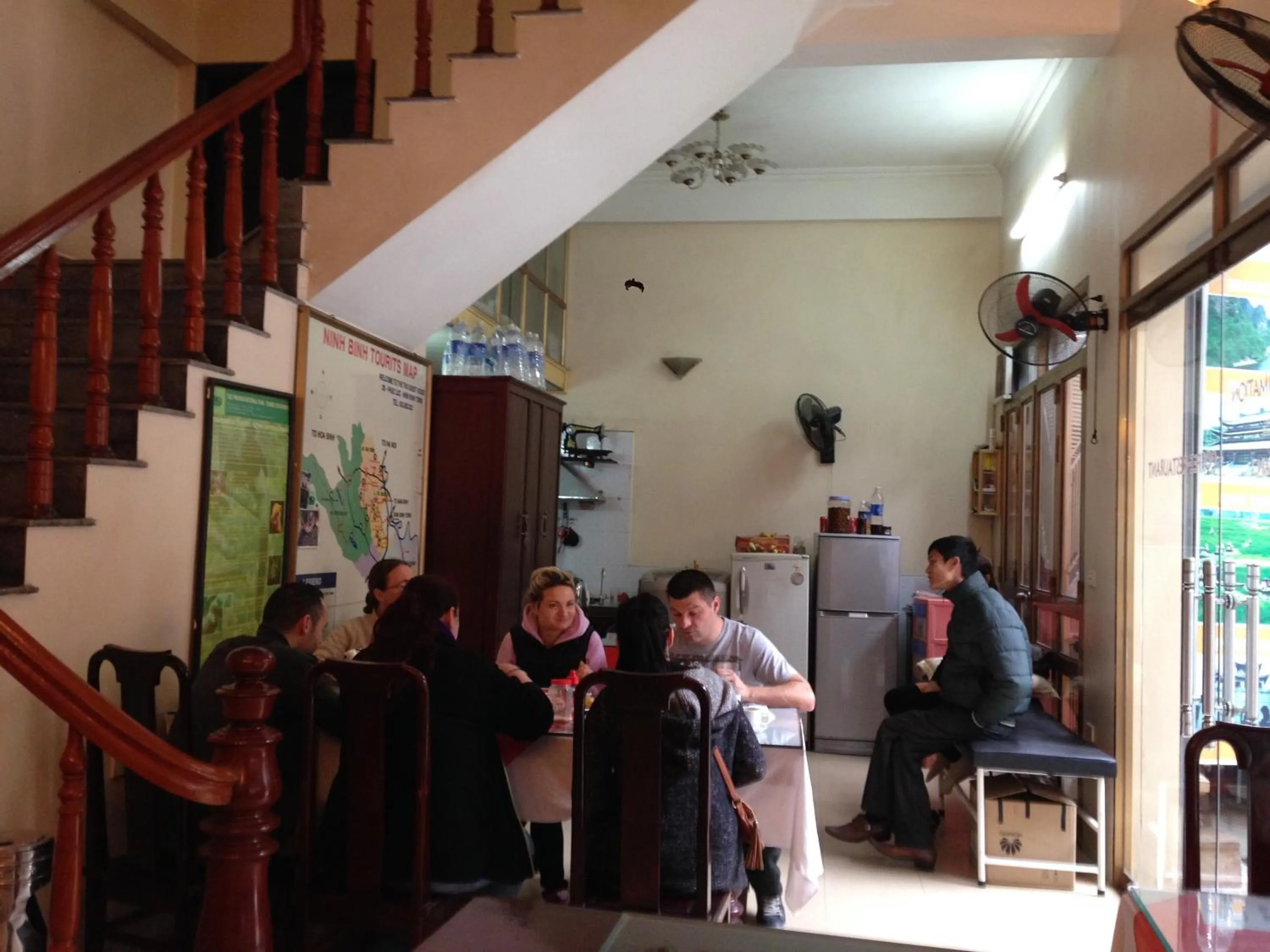 Restaurant/places to eat in Thu Guest House