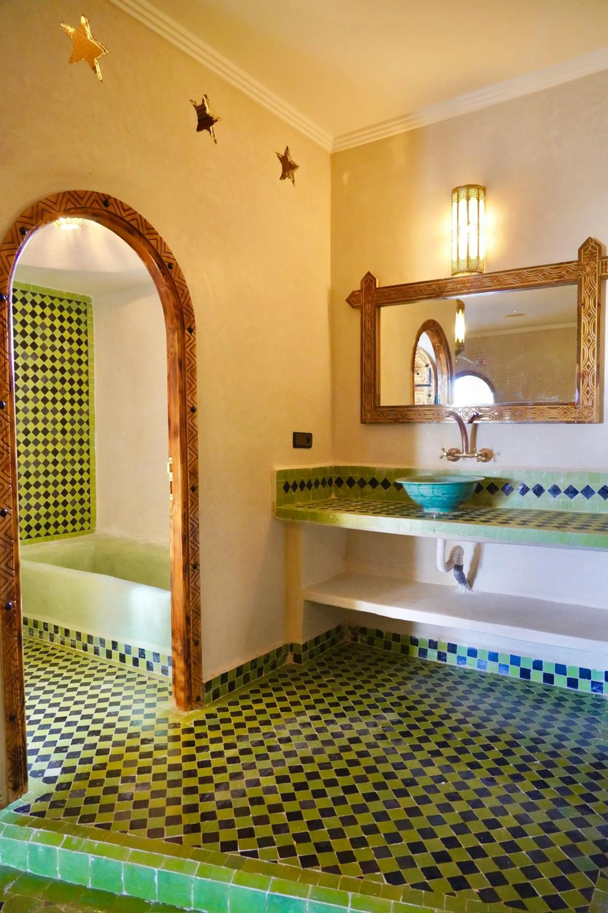 Bed in Hotel Sunset Palace