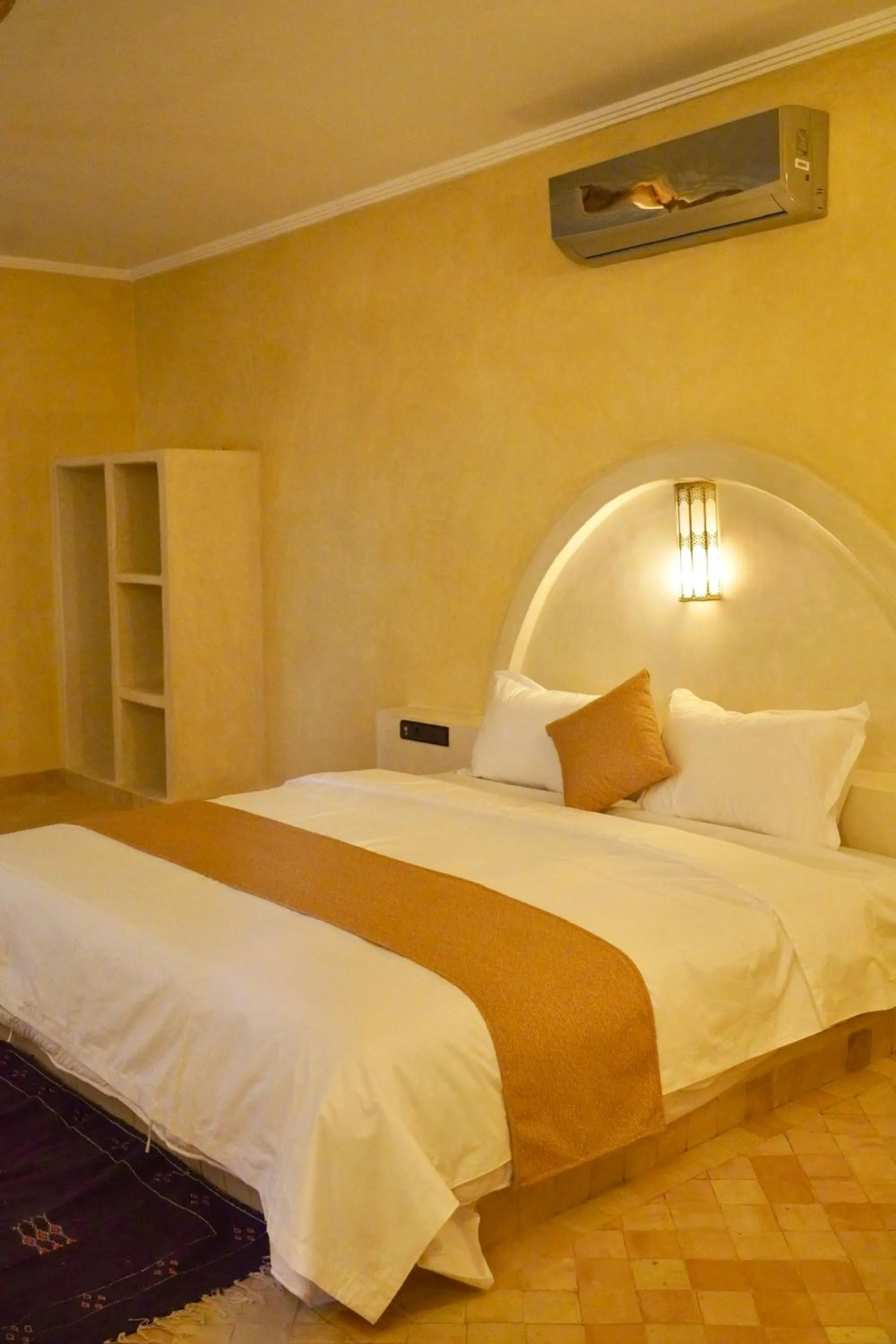 Bed in Hotel Sunset Palace