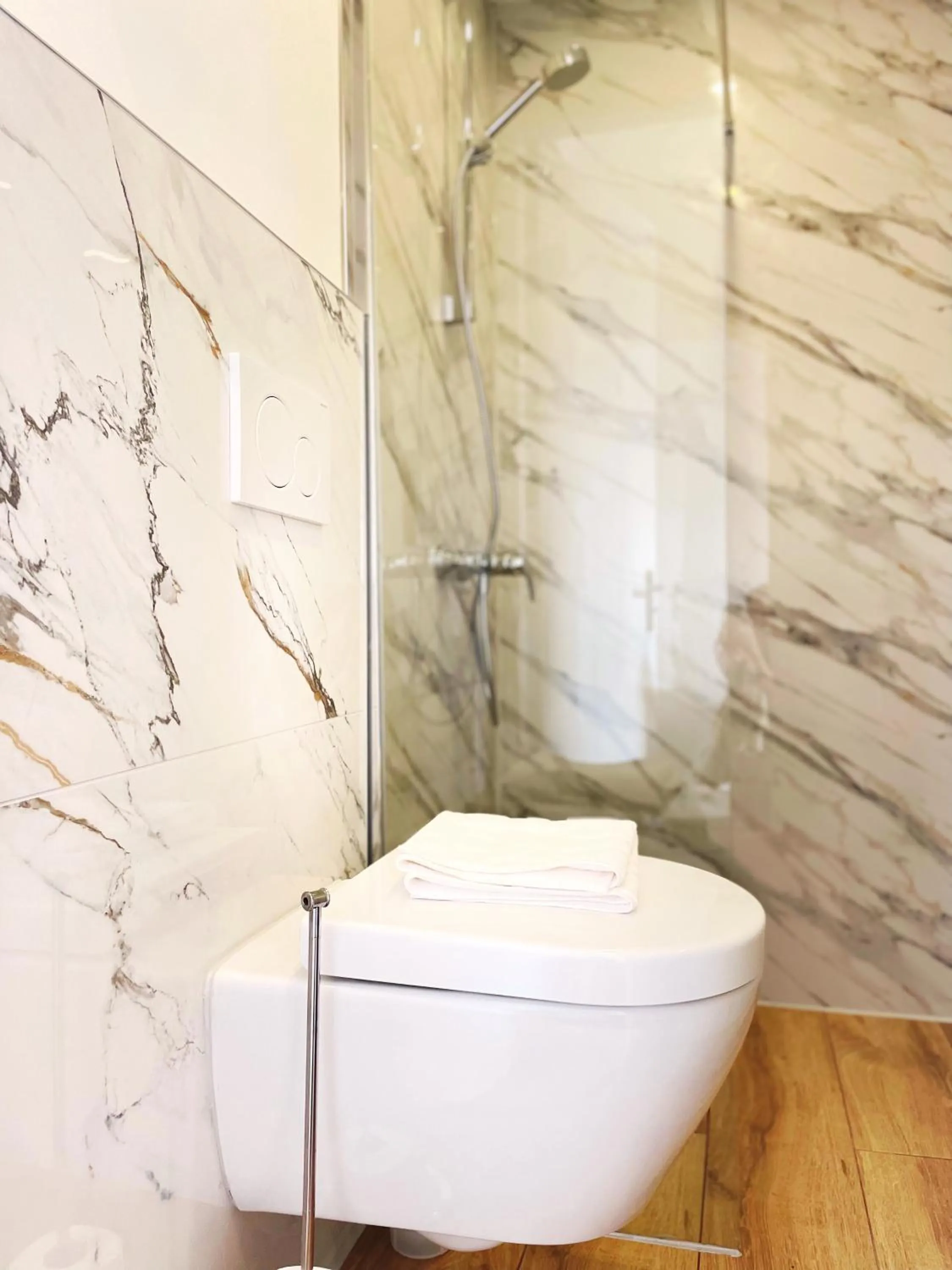 Toilet in Hotel Plantage - Digital Access