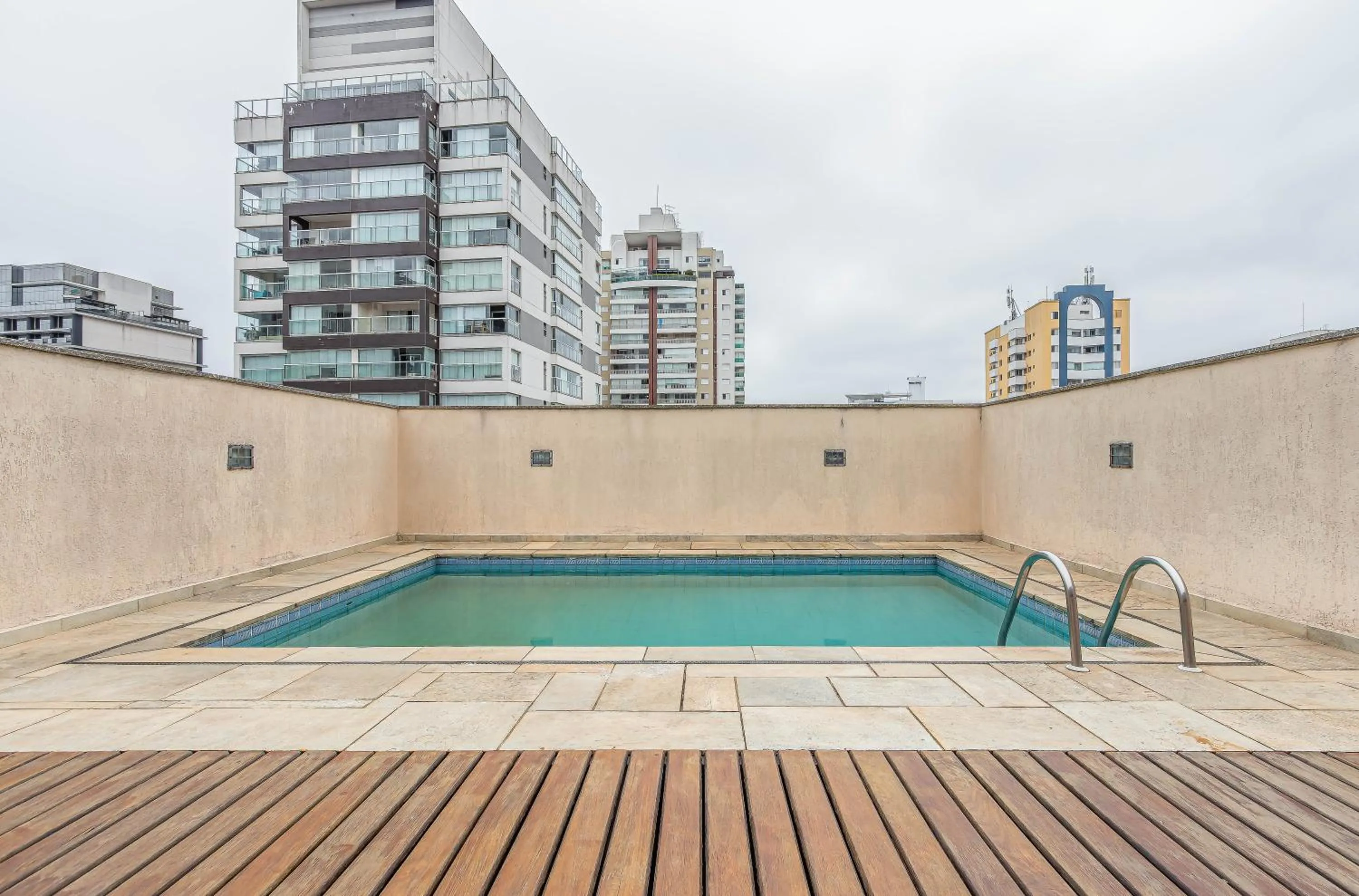 Day in Yuca Parque na Augusta com piscina