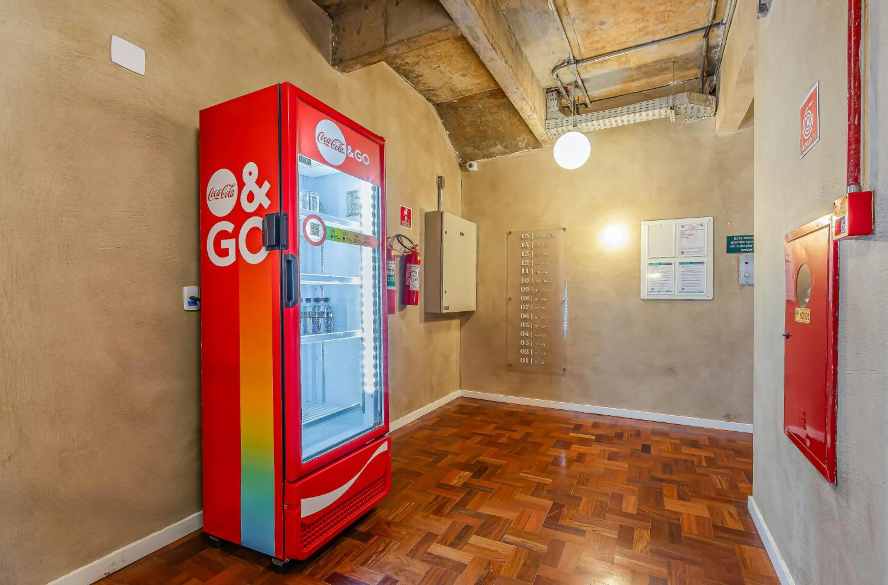vending machine in Yuca Parque na Augusta com piscina