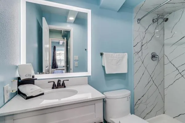 Seaside Boutique Hotel, Waves At Your Doorstep