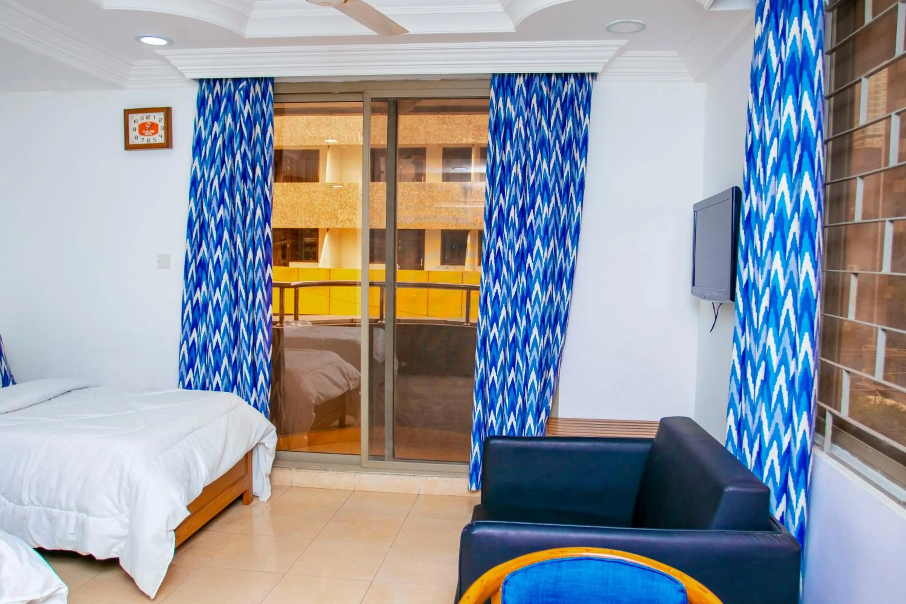 Bed in Sleep Inn Hotel - City Centre