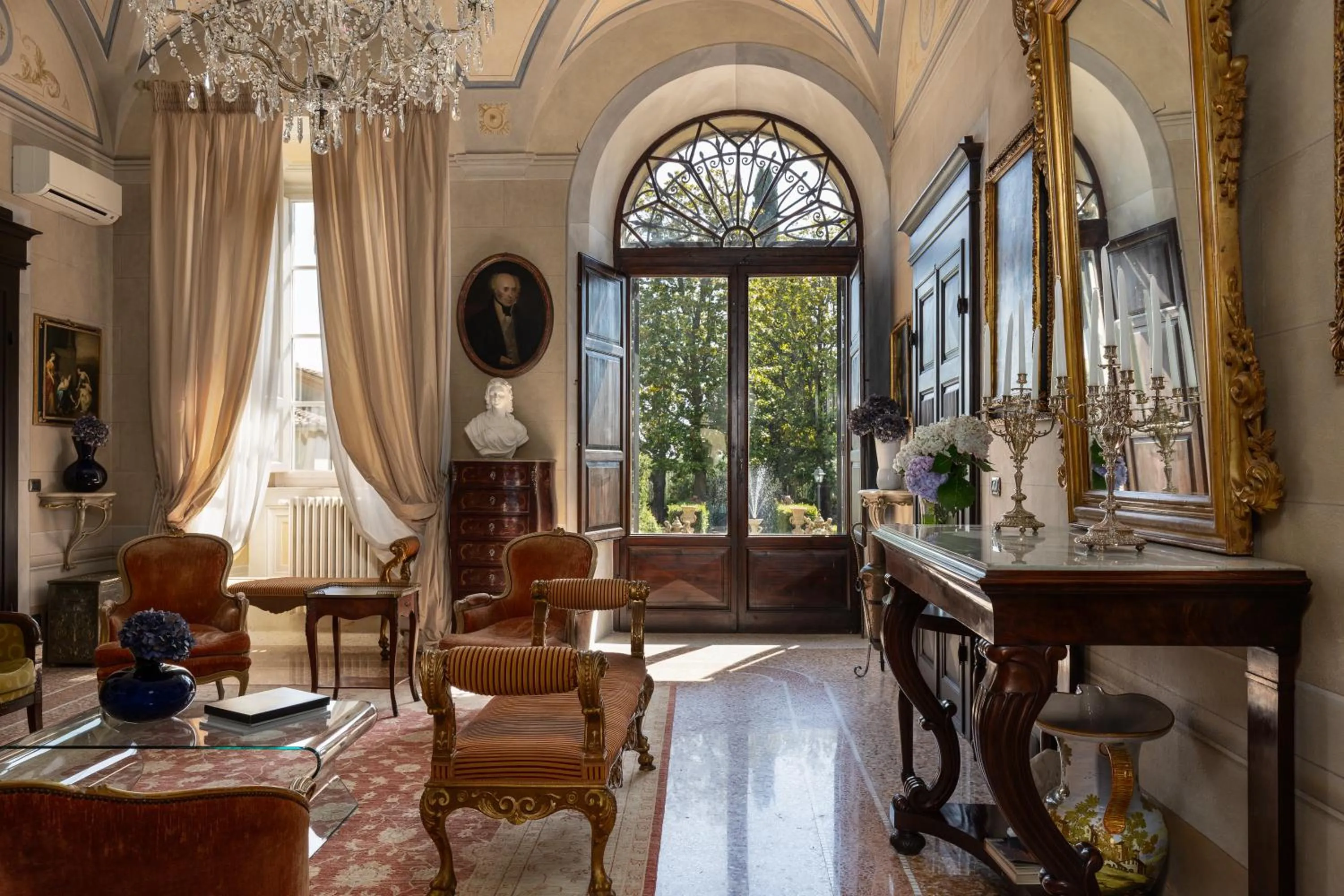 Living room in Villa Scorzi - Relais de Charme