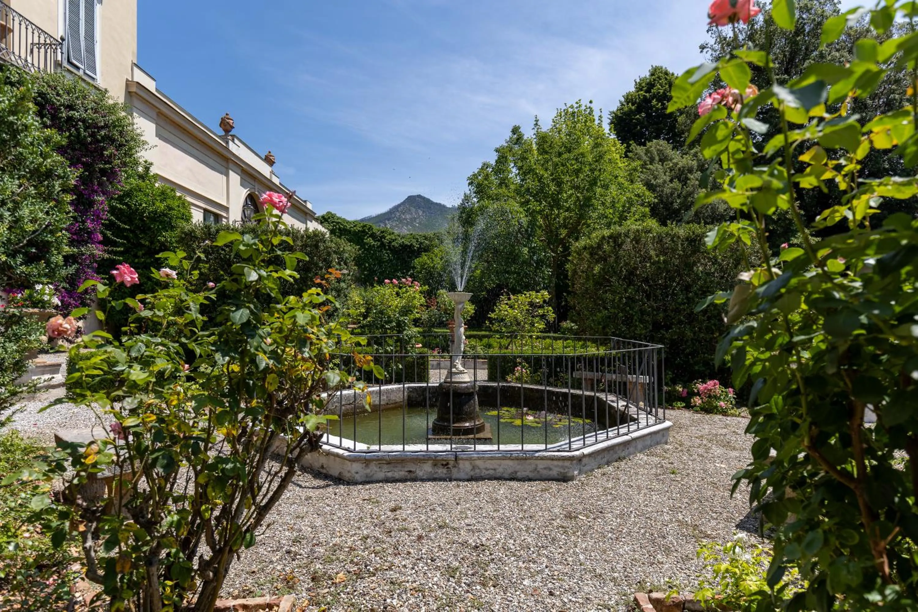 Garden view in Villa Scorzi - Relais de Charme