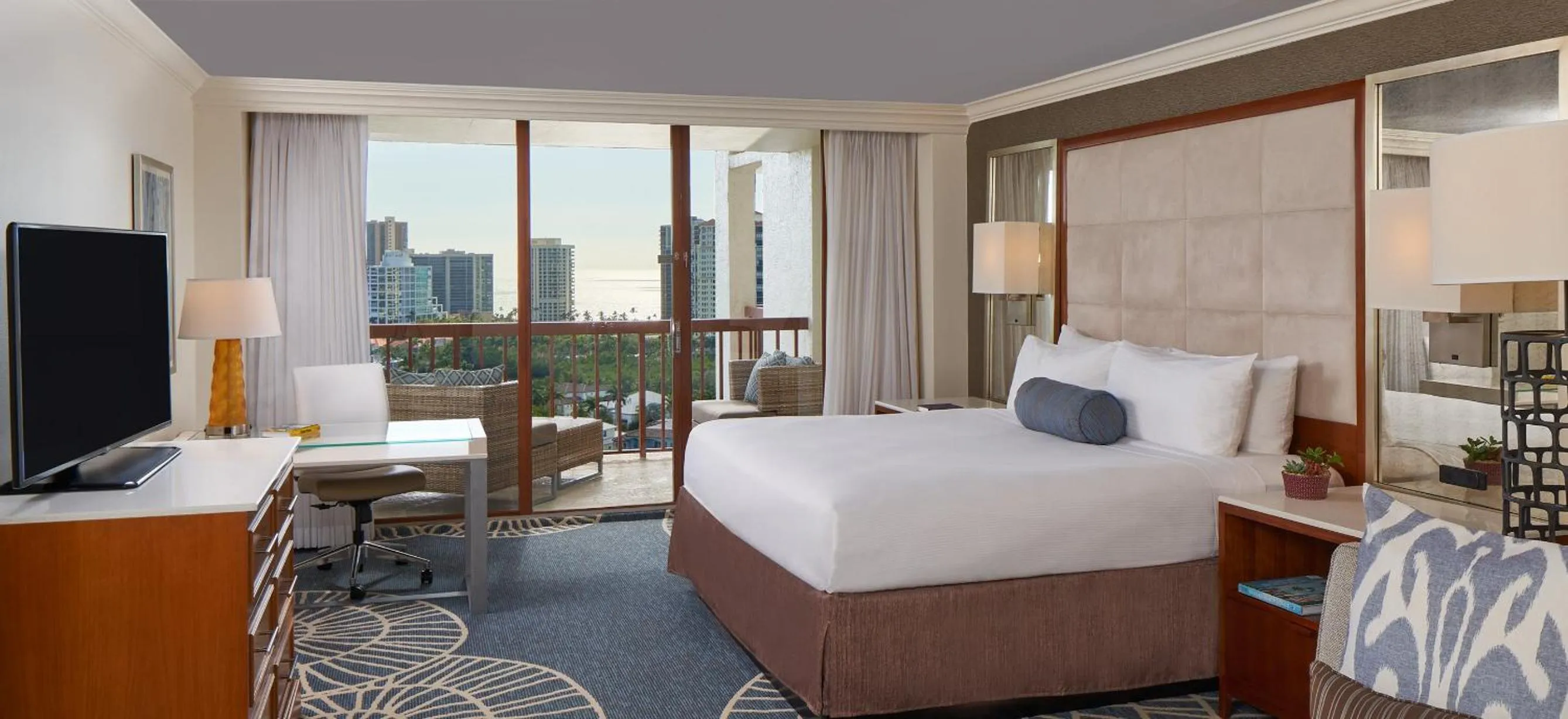 Bedroom, Bed in Naples Grande Beach Resort