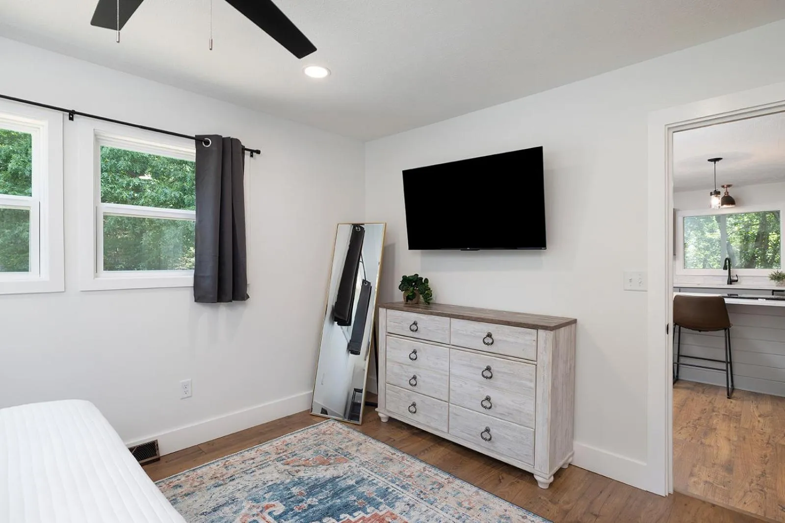 TV and multimedia, Bed in The Lofts on Indian Point - Near Silver Dollar City