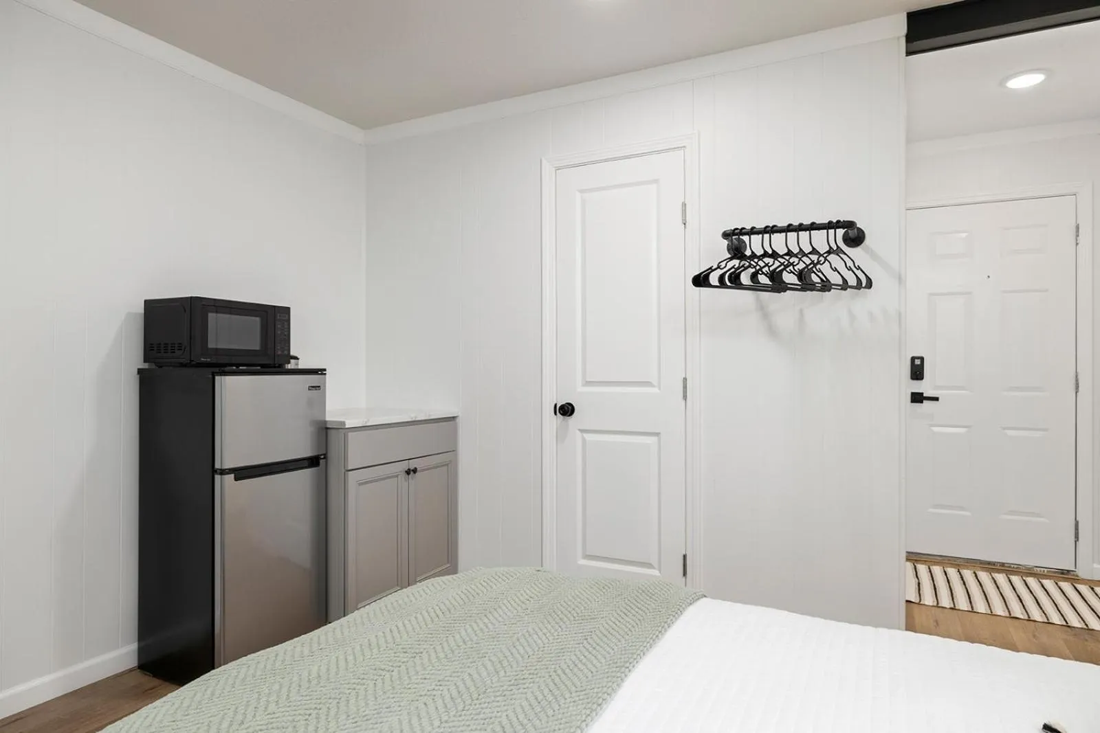Coffee/tea facilities, Bed in The Lofts on Indian Point - Near Silver Dollar City