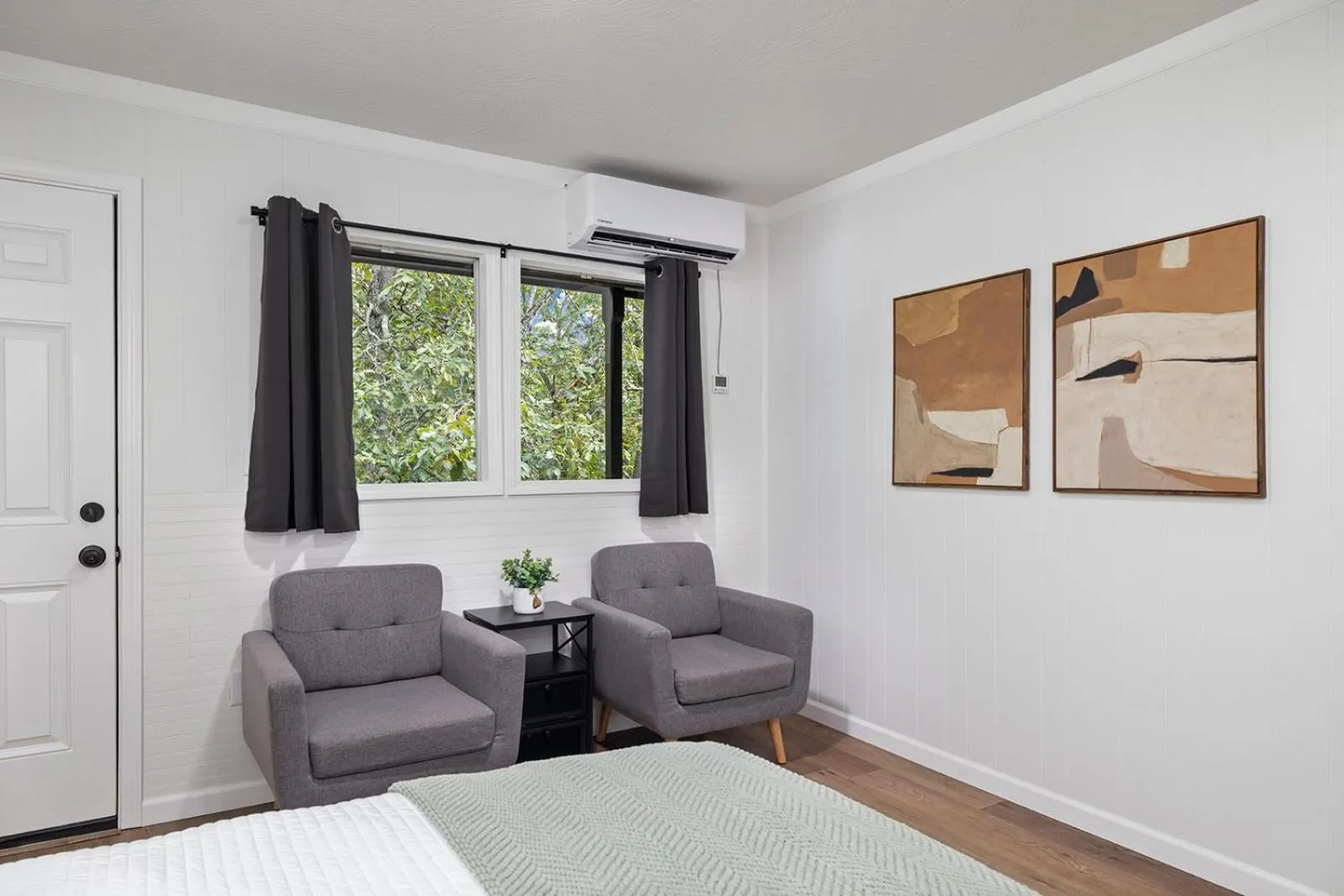 Seating area in The Lofts on Indian Point - Near Silver Dollar City