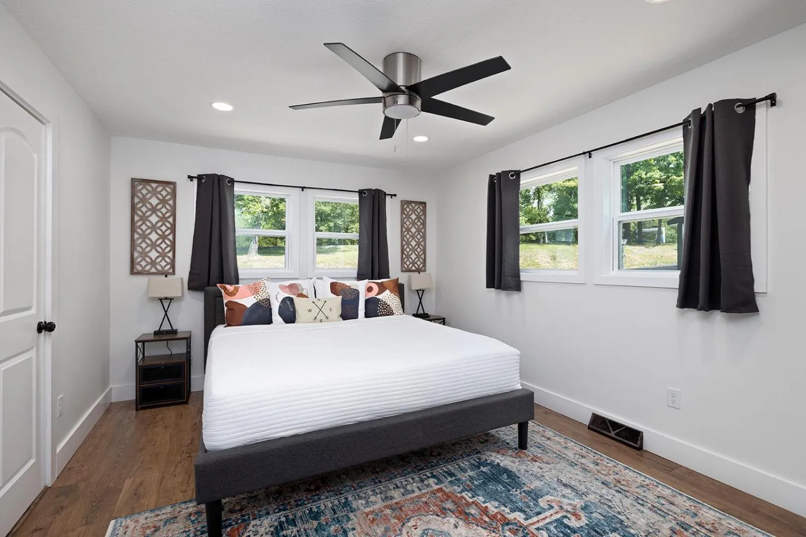 Bed in The Lofts on Indian Point - Near Silver Dollar City