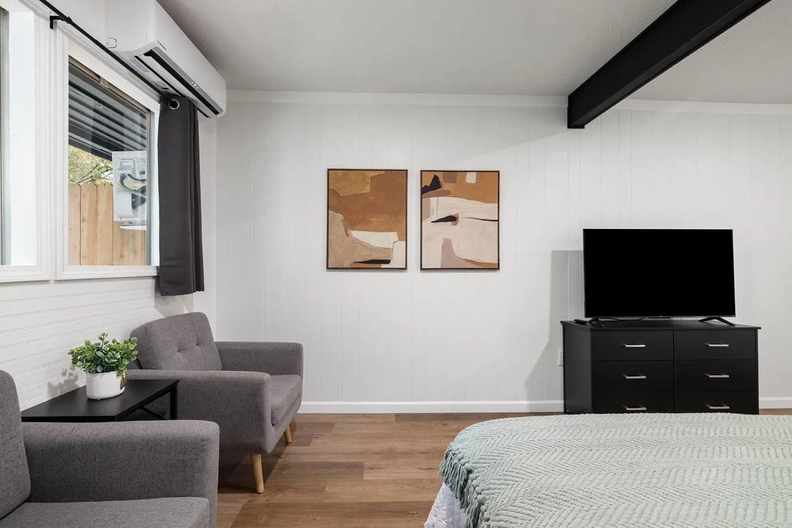 Seating area in The Lofts on Indian Point - Near Silver Dollar City