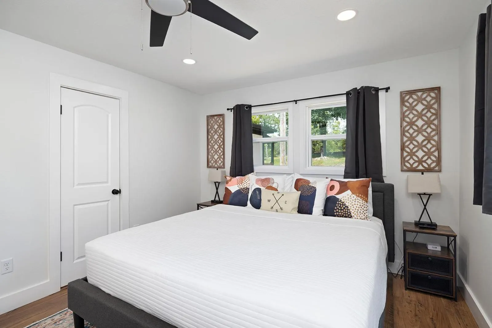 Photo of the whole room, Bed in The Lofts on Indian Point - Near Silver Dollar City