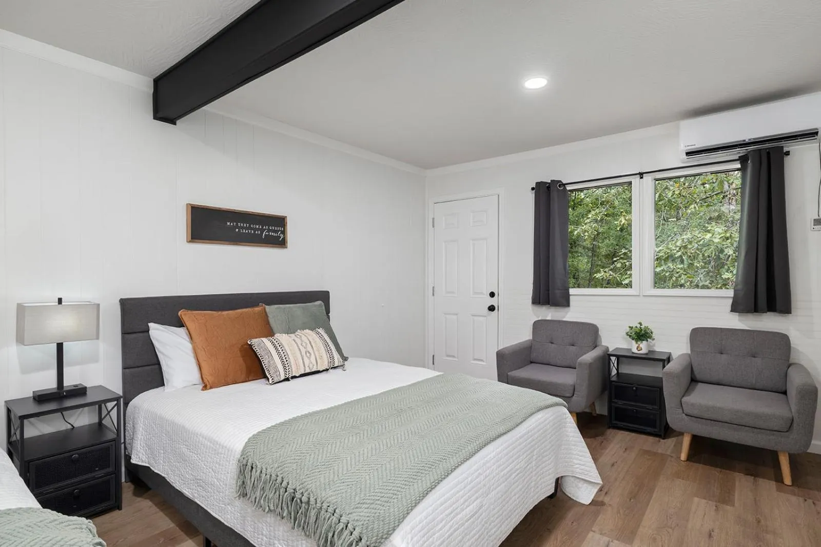 Bed in The Lofts on Indian Point - Near Silver Dollar City