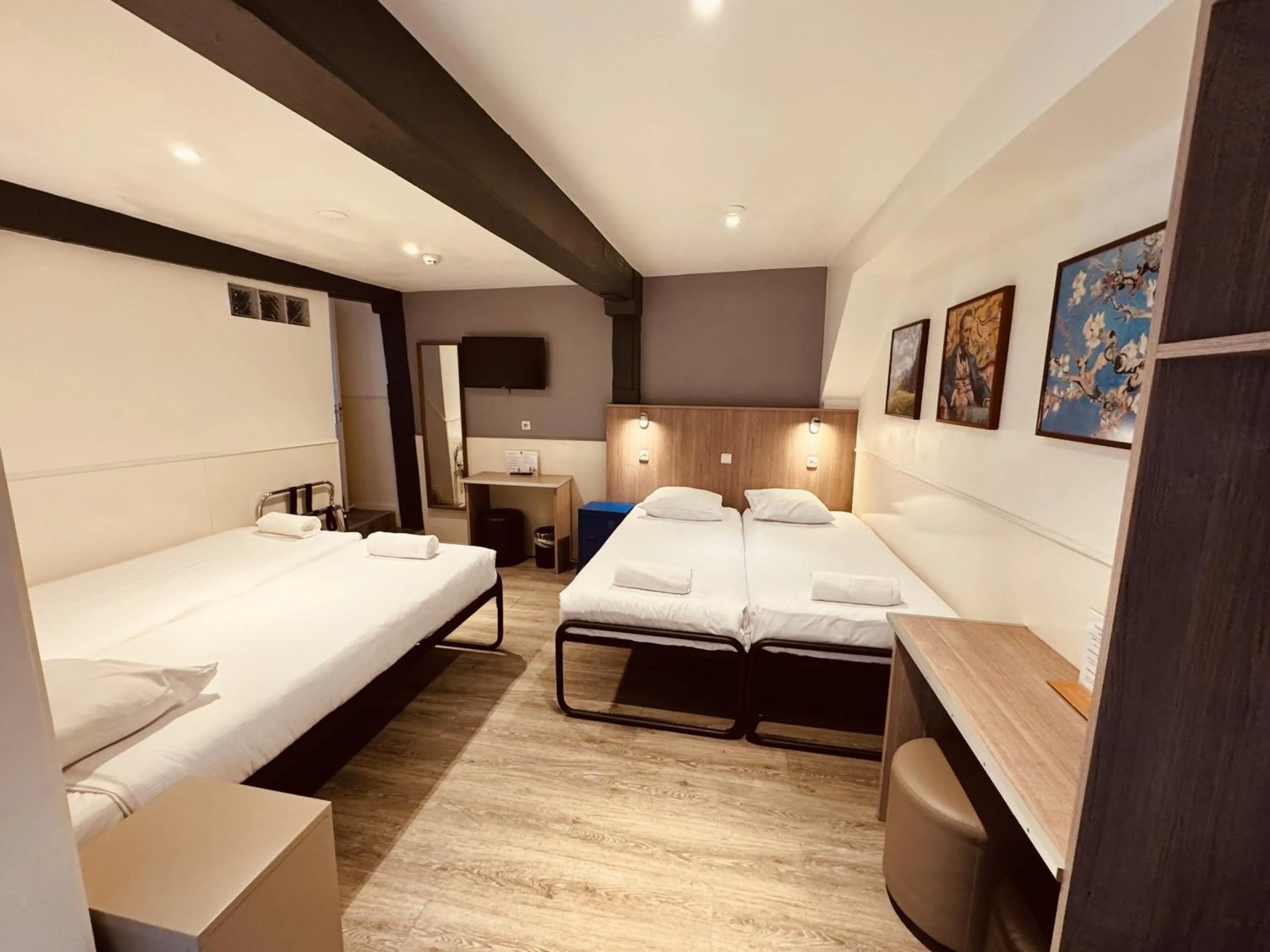 Bedroom, Bed in Hotel Old Quarter