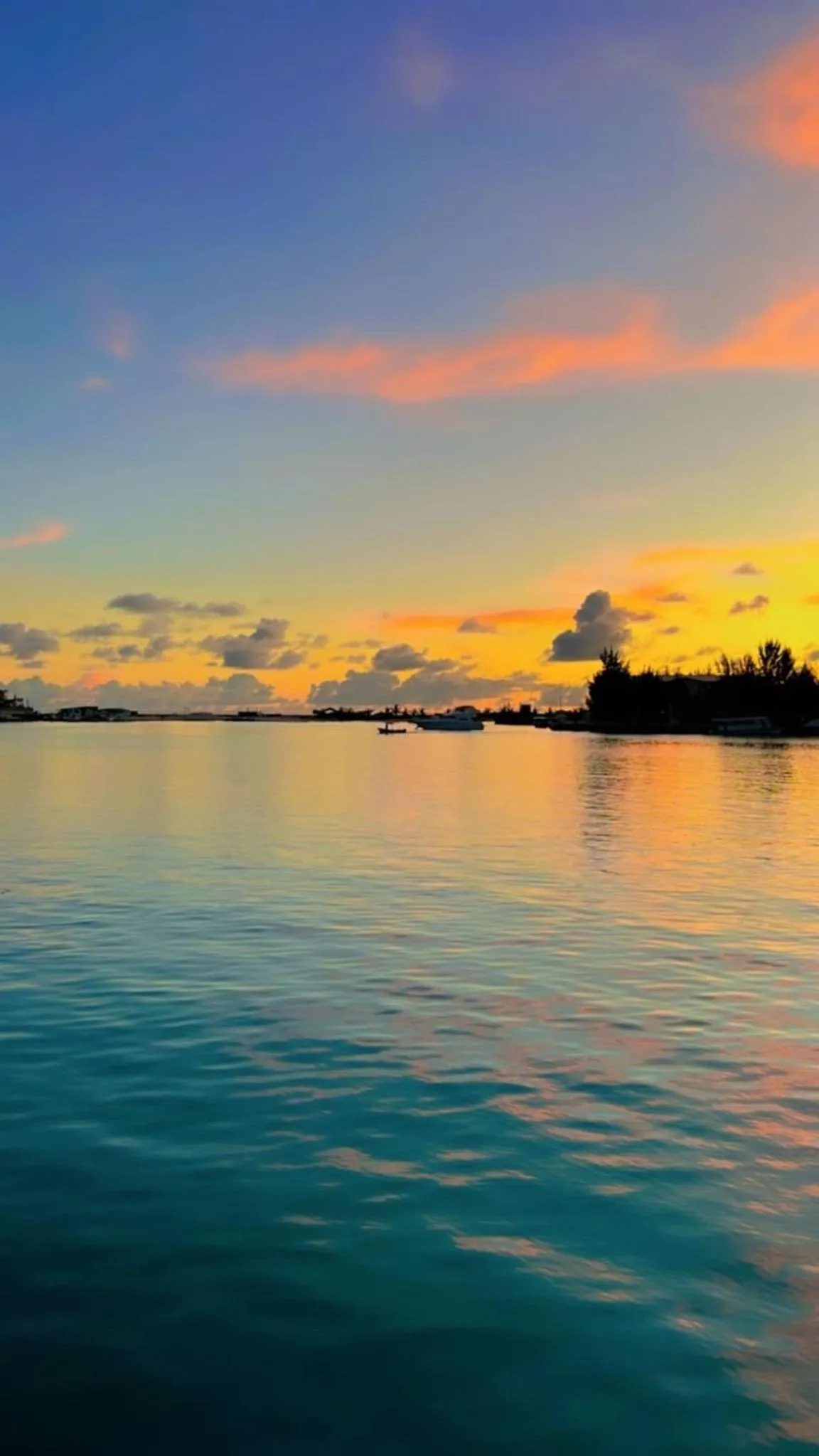 Sunset in Vilu Residence