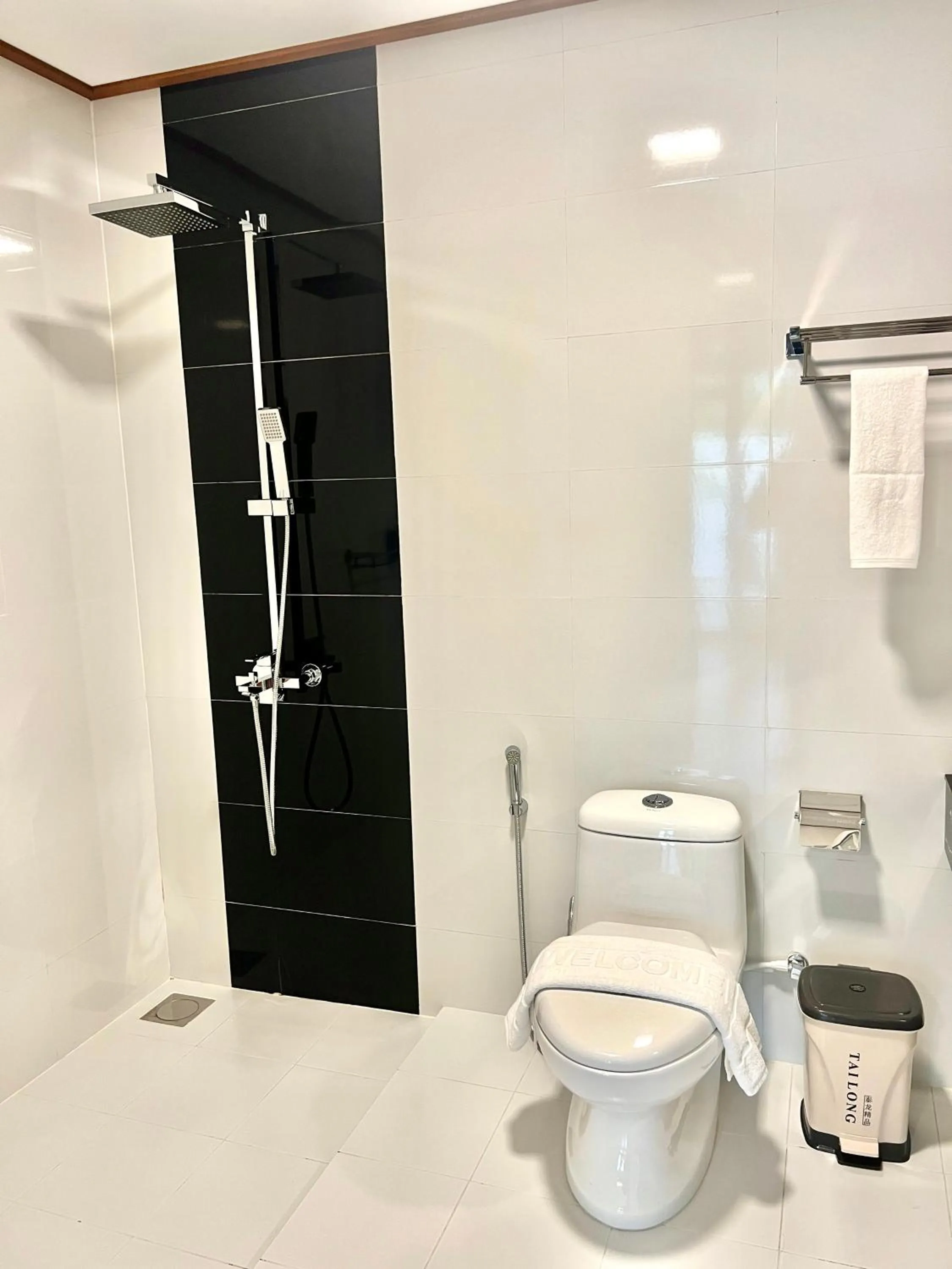 Shower in Vilu Residence