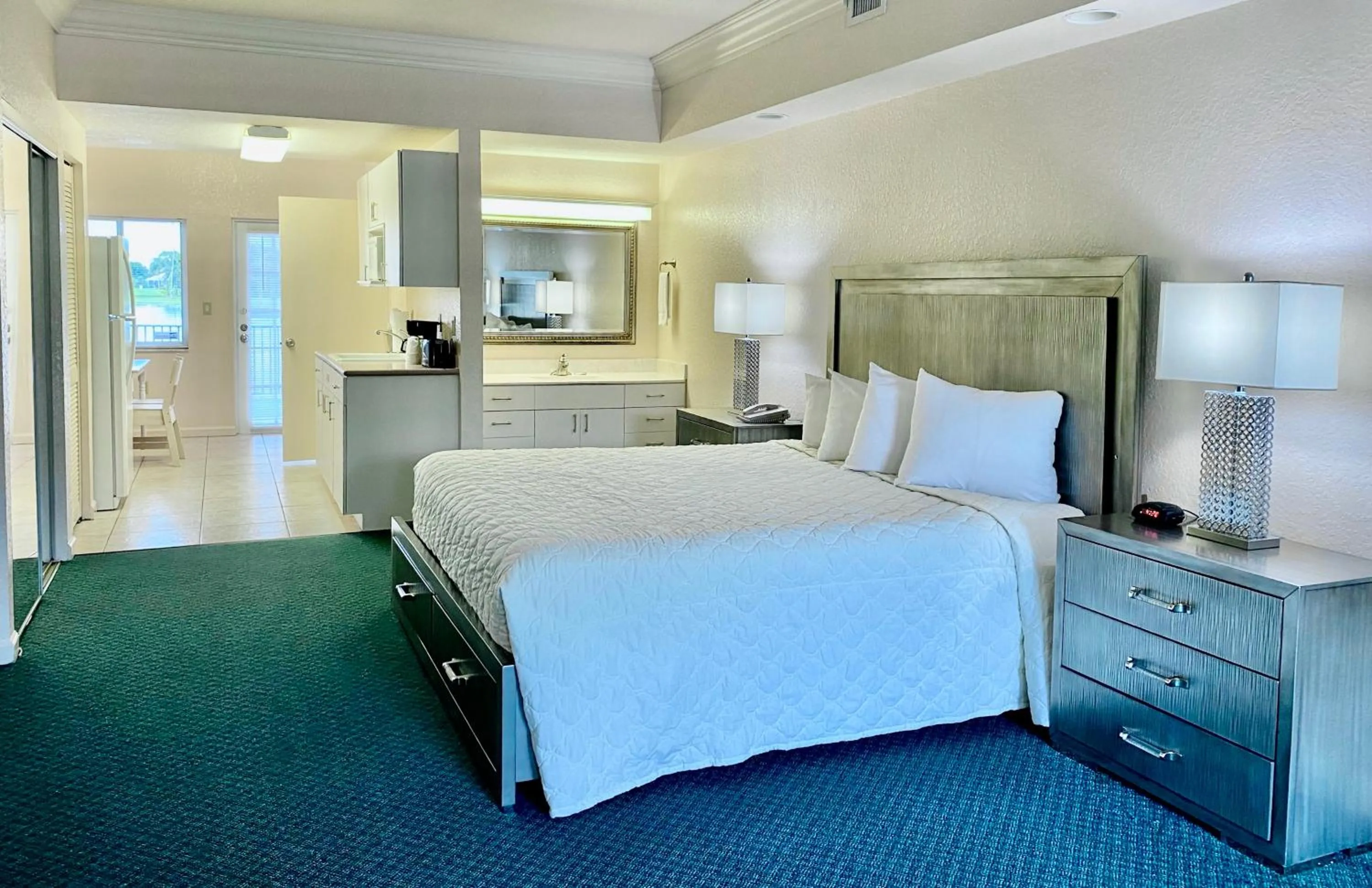 Bed in Royal Inn Hotel