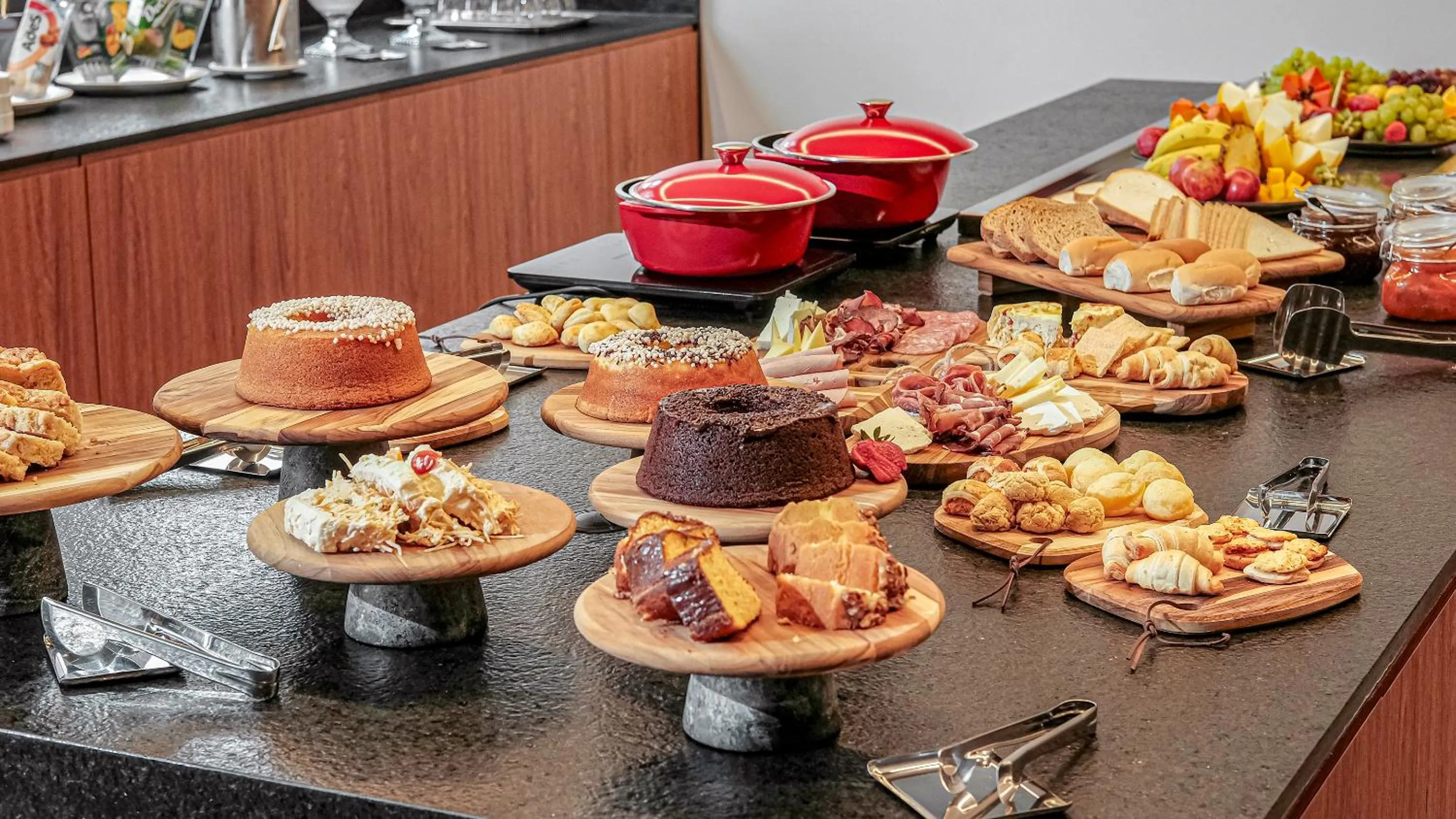 Breakfast in Plaza Hotel & Boulevard Convention - Vale dos Vinhedos