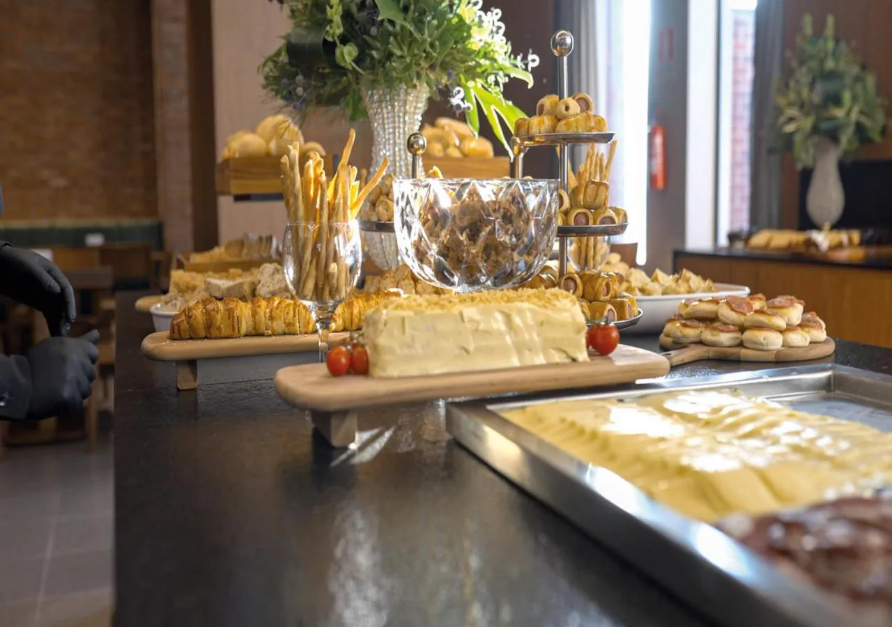 Breakfast in Plaza Hotel & Boulevard Convention - Vale dos Vinhedos