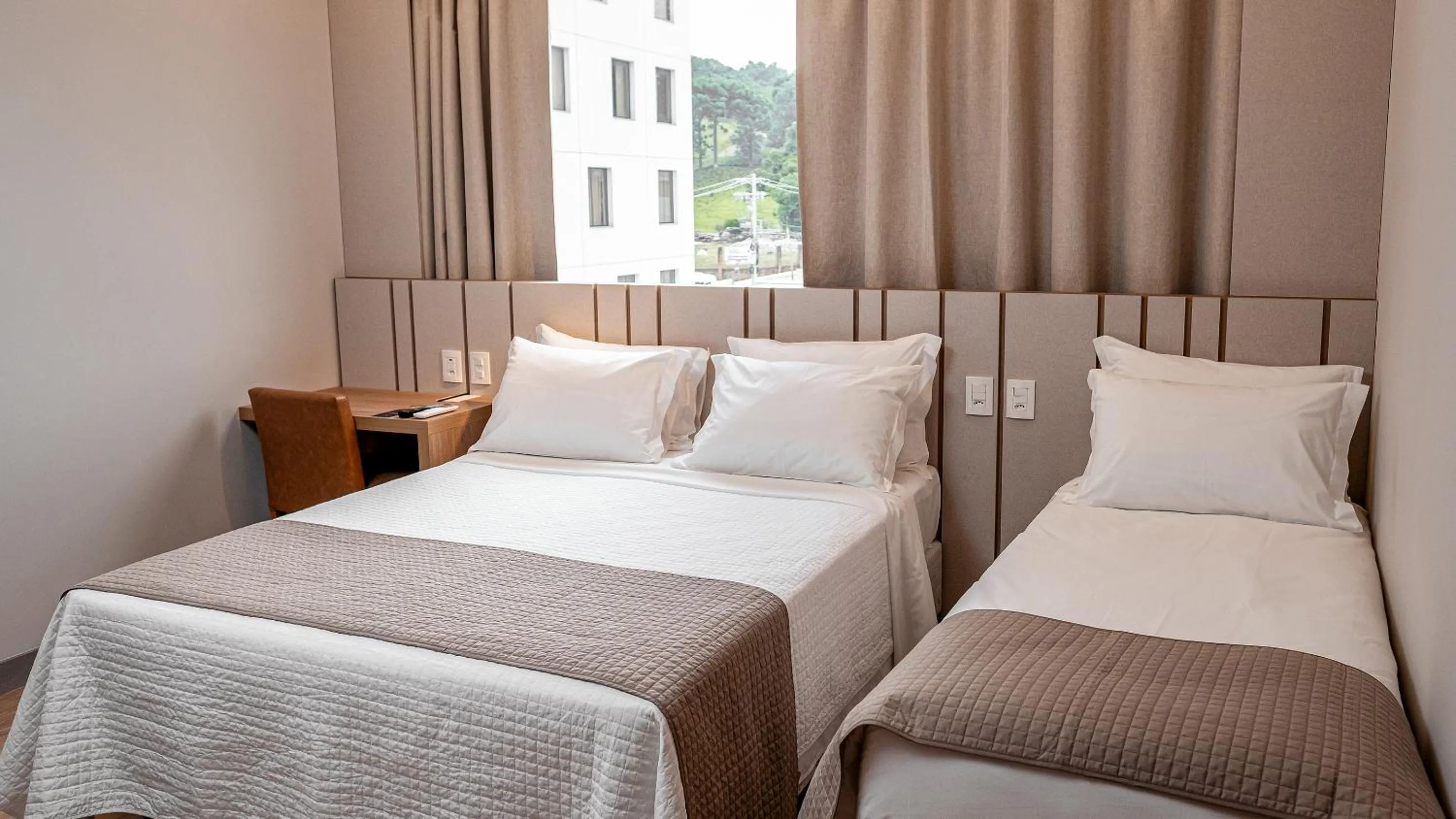 Bedroom, Bed in Plaza Hotel & Boulevard Convention - Vale dos Vinhedos