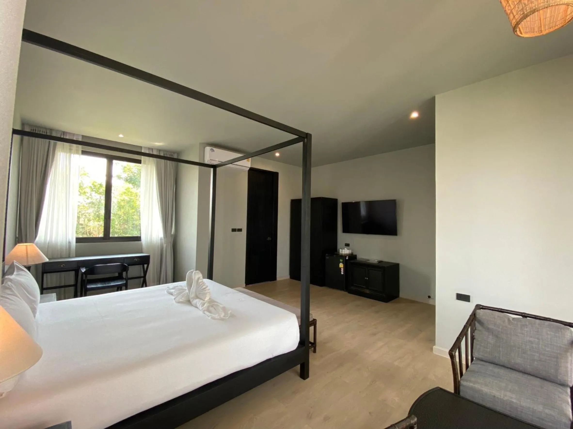 Photo of the whole room, Bed in O2 The Residence โอทู เดอะ เรสซิเดนซ์