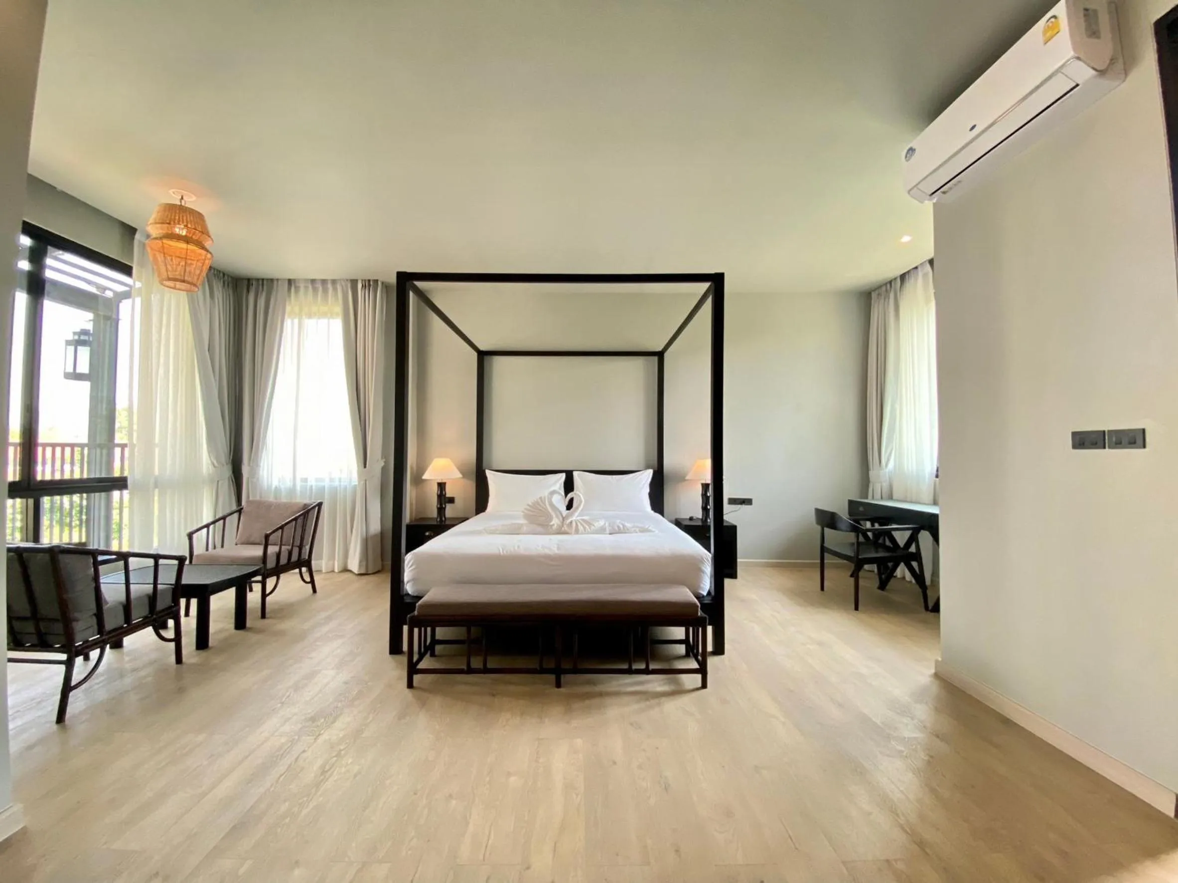 Photo of the whole room, Bed in O2 The Residence โอทู เดอะ เรสซิเดนซ์