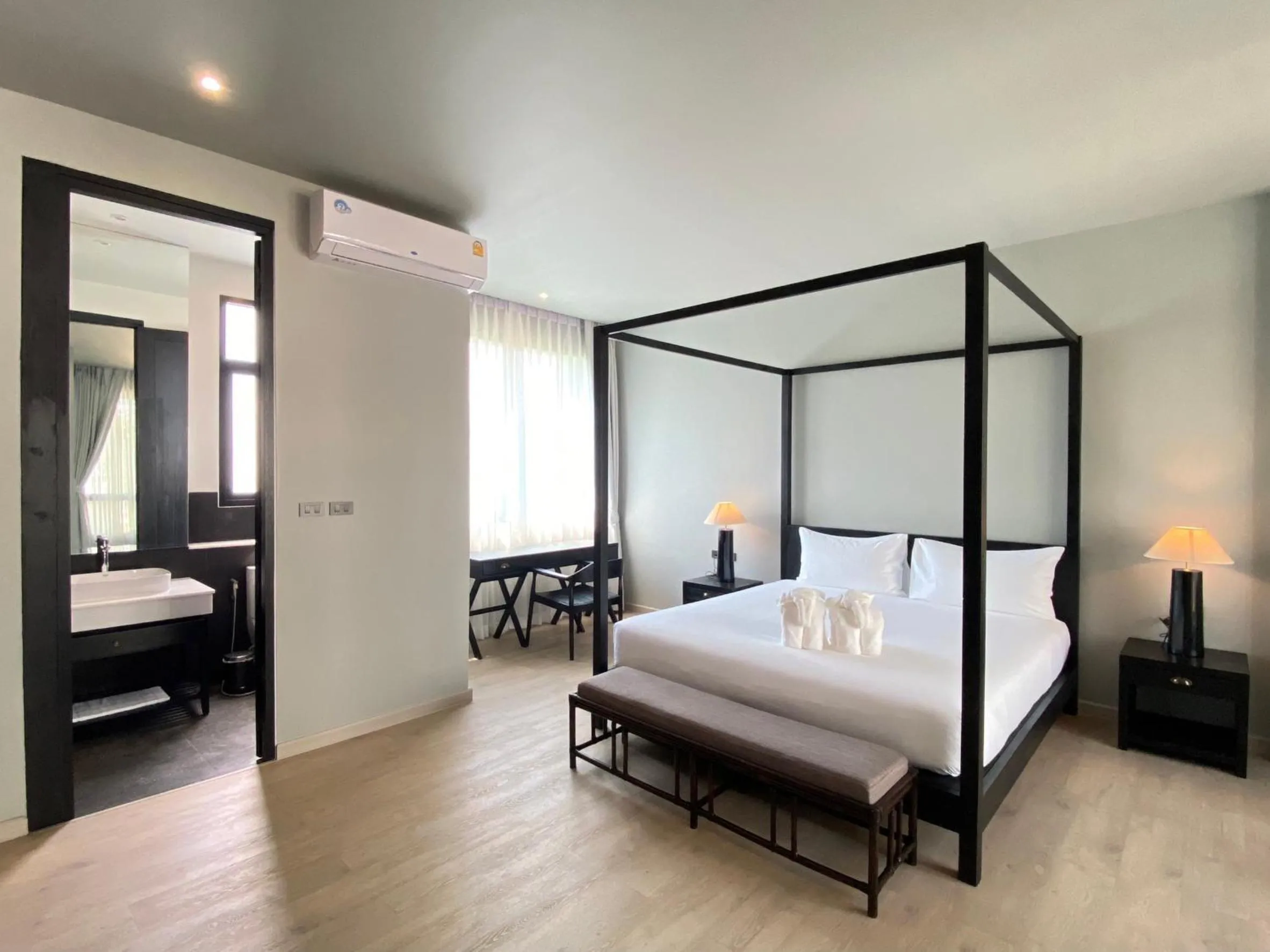 Photo of the whole room, Bed in O2 The Residence โอทู เดอะ เรสซิเดนซ์