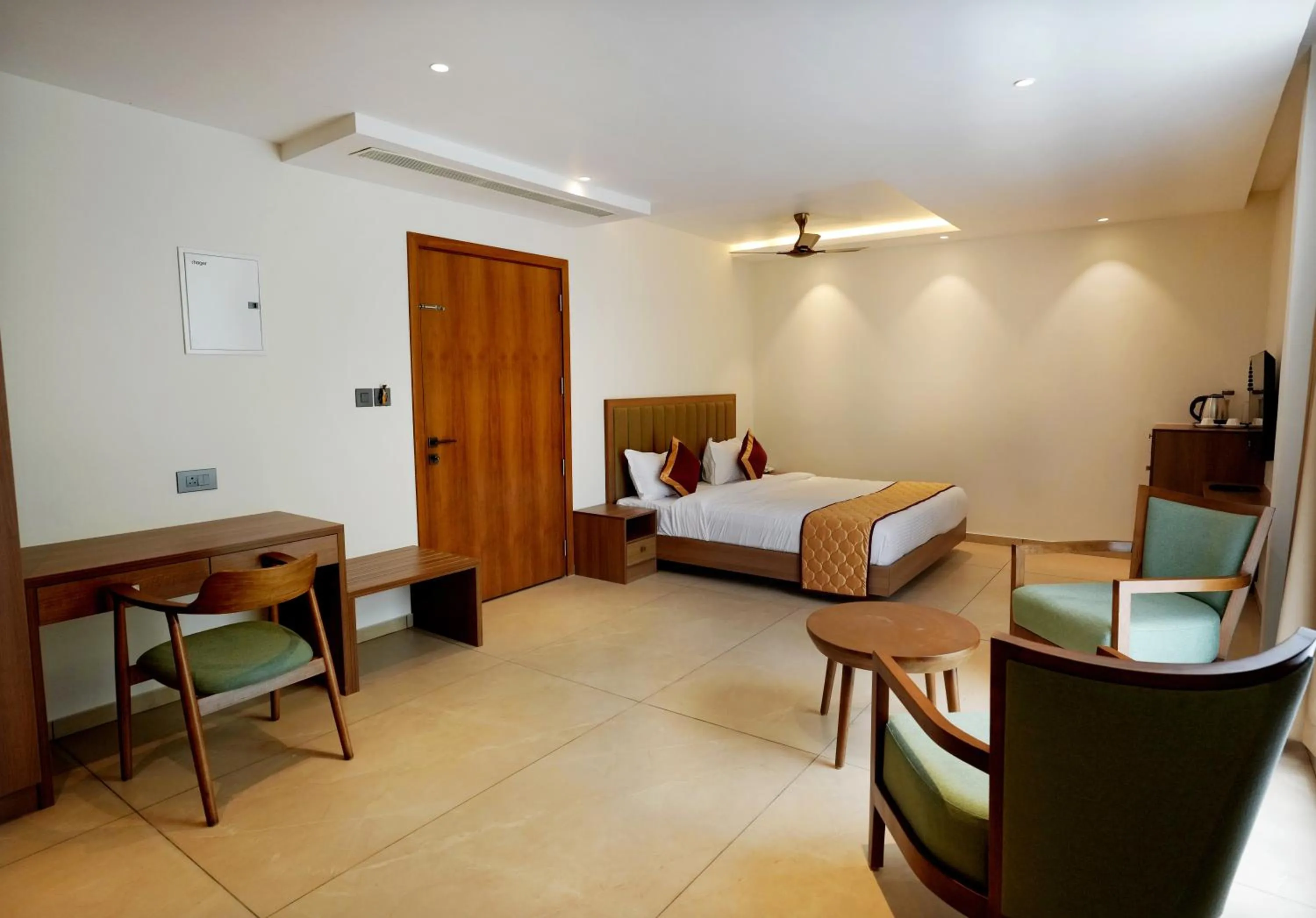 Living room, Bed in Bluemist Resorts