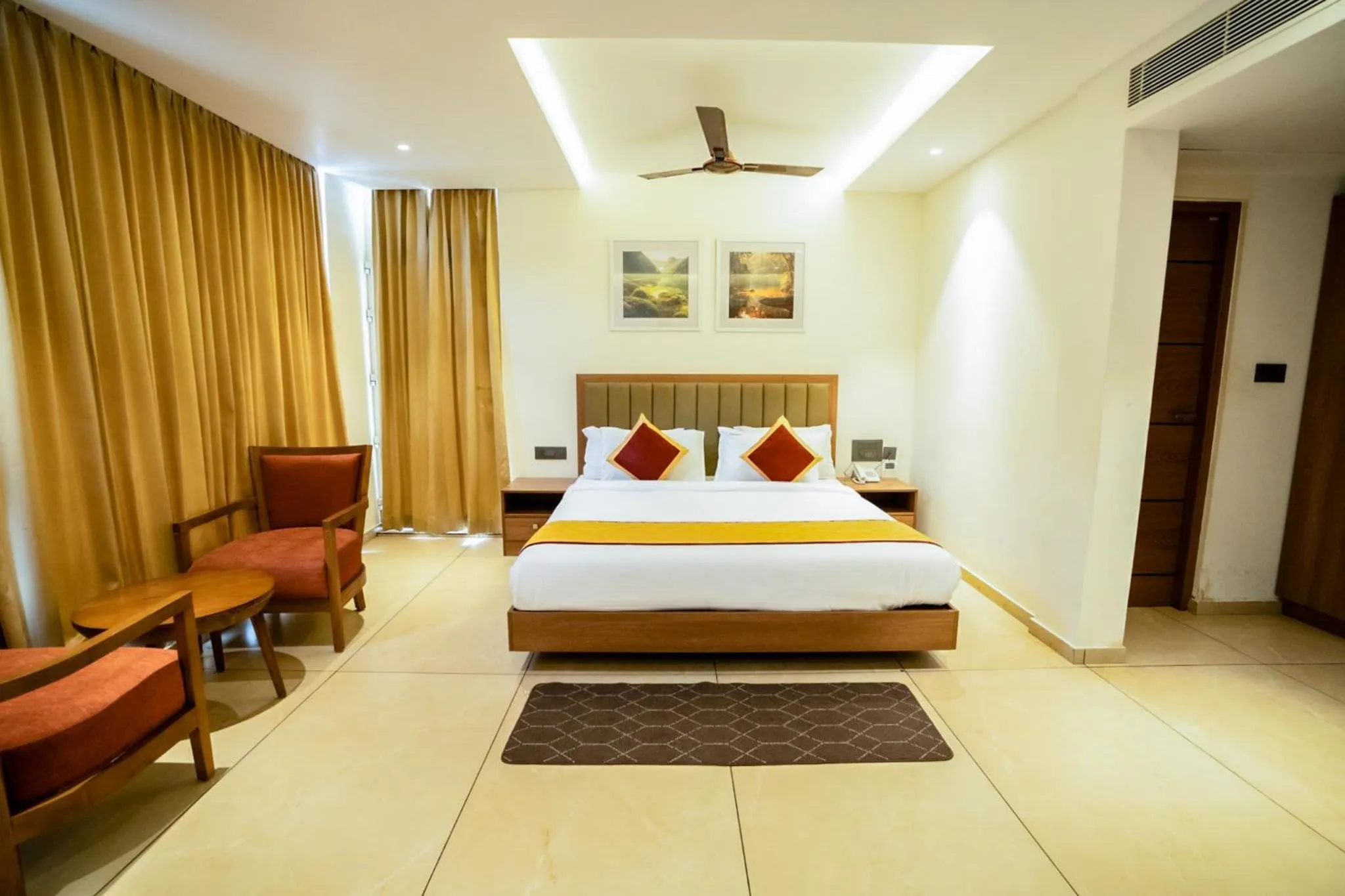 Property building, Bed in Bluemist Resorts