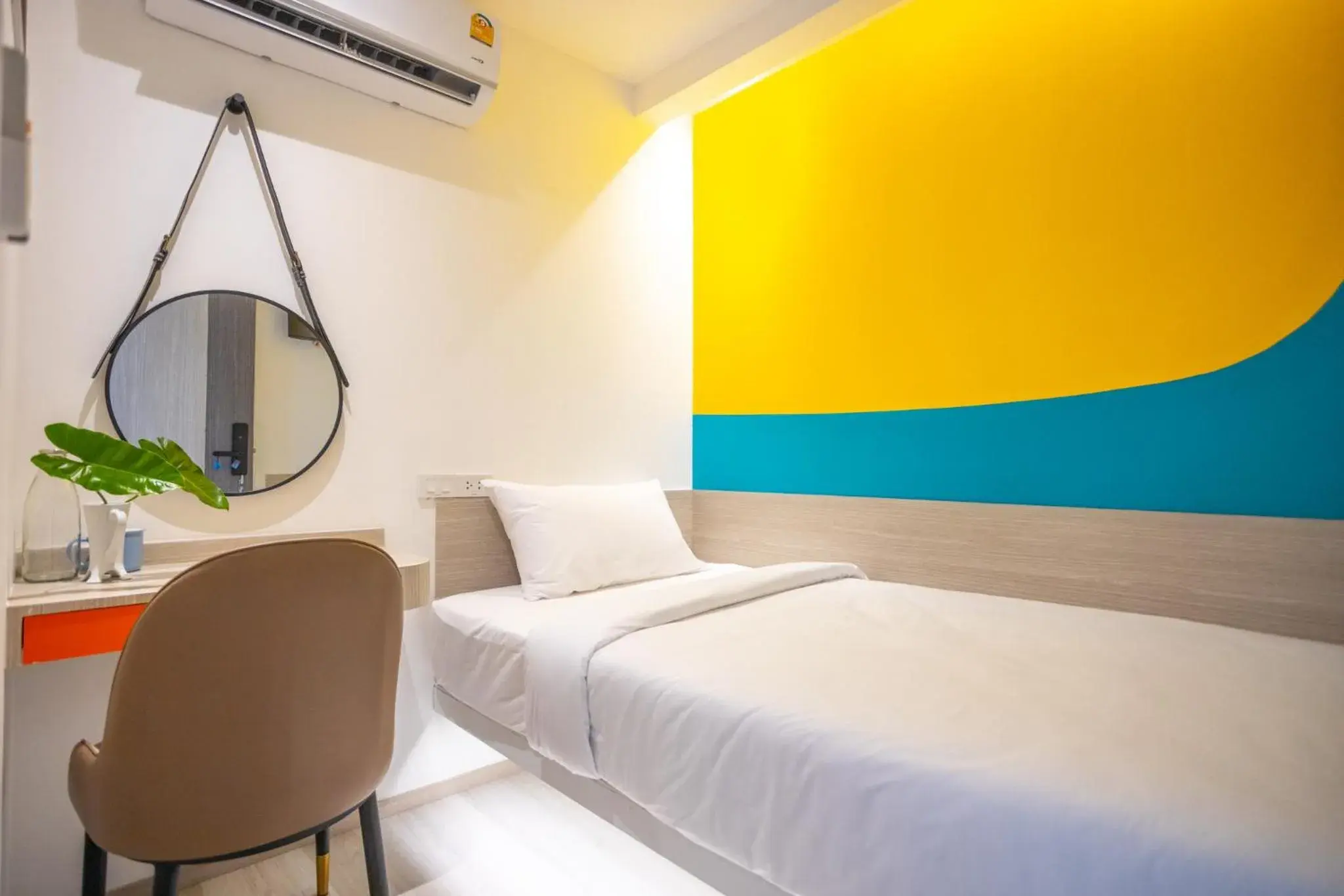 Budget Single Room in L MINITEL at Night Bazaar Chiangmai Budget Single Room in L MINITEL at Night Bazaar Chiangmai