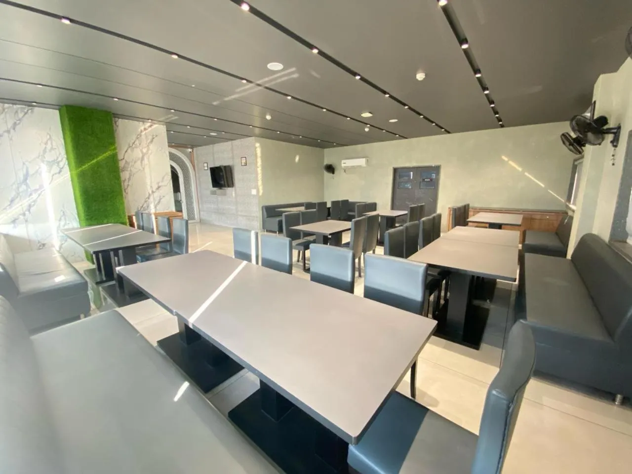 Banquet/Function facilities in Lords Eco Inn Navsari