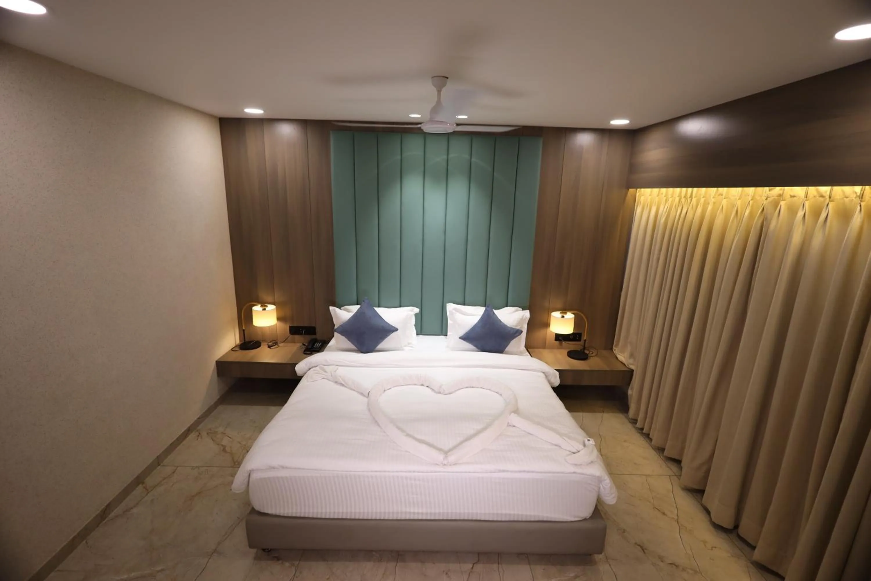 Bed in Lords Eco Inn Navsari