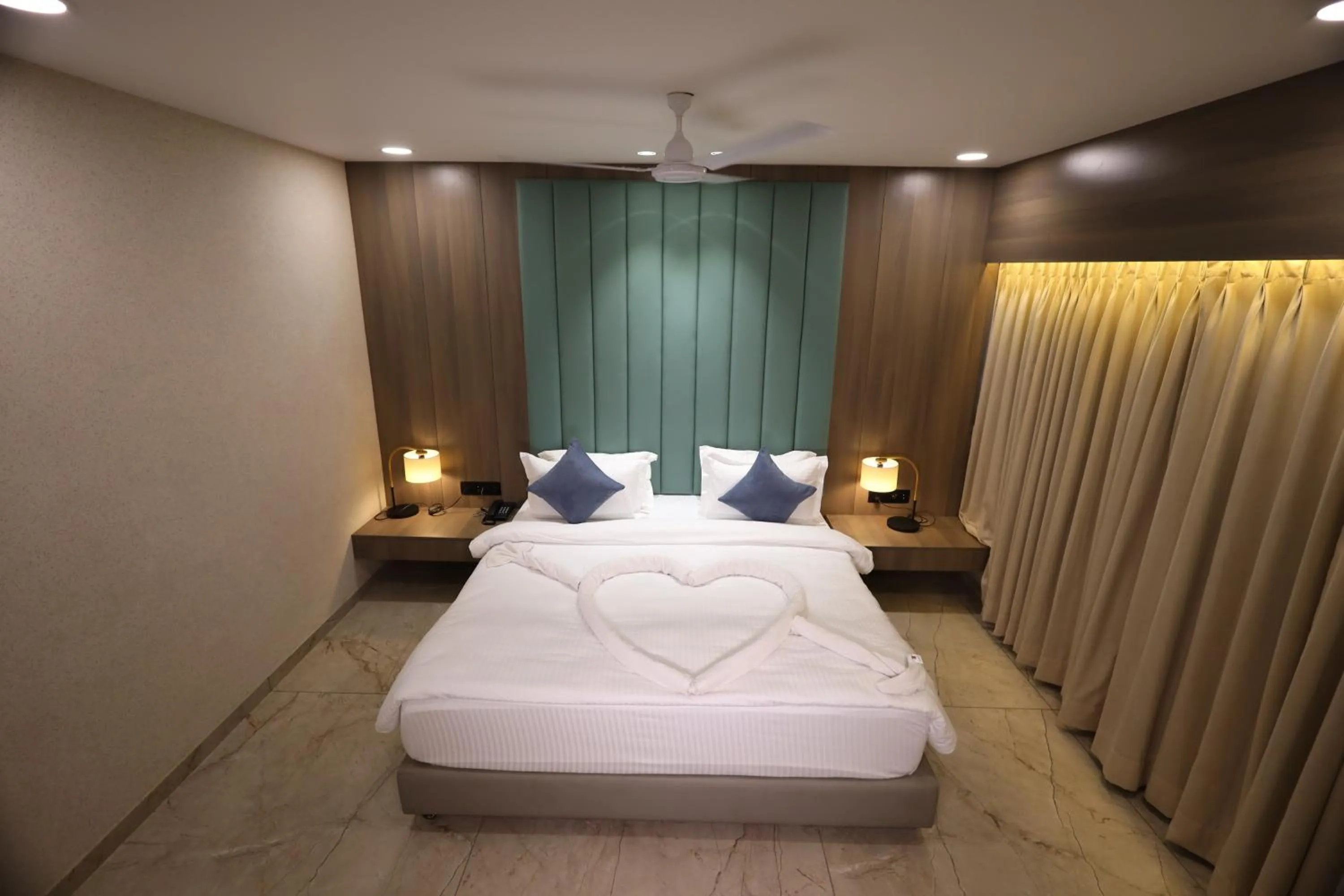 Bed in Lords Eco Inn Navsari