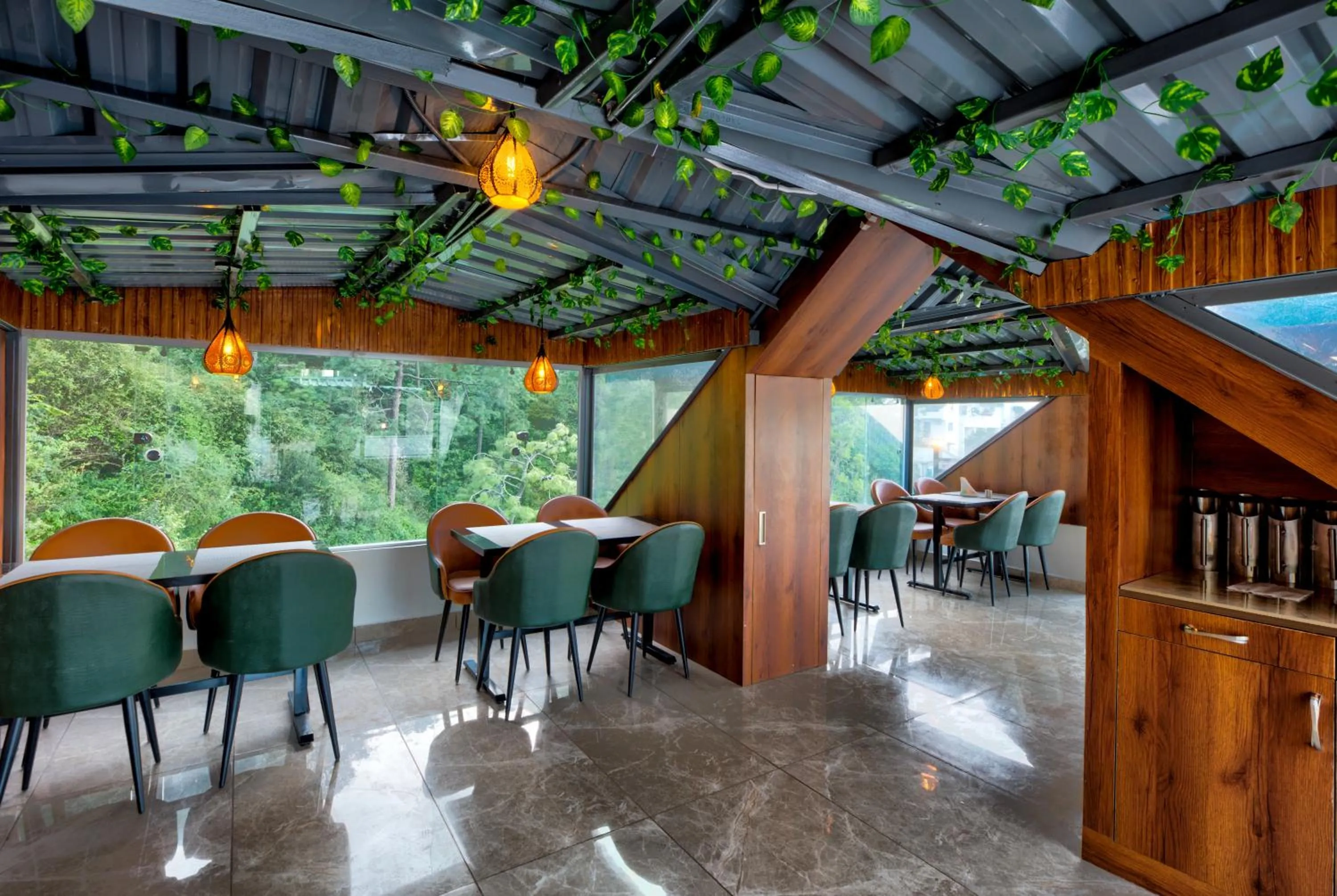 Restaurant/places to eat in LUXE RESORTS - CENTRALLY HEATED AIR CONDITIONED HOTEL in THE HEART OF KASAULI