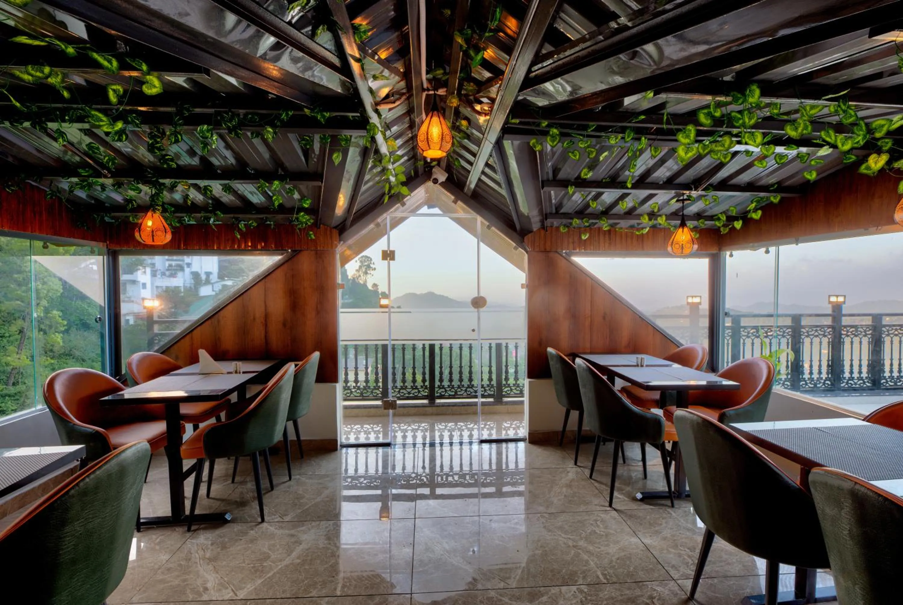 Restaurant/places to eat in LUXE RESORTS - CENTRALLY HEATED AIR CONDITIONED HOTEL in THE HEART OF KASAULI