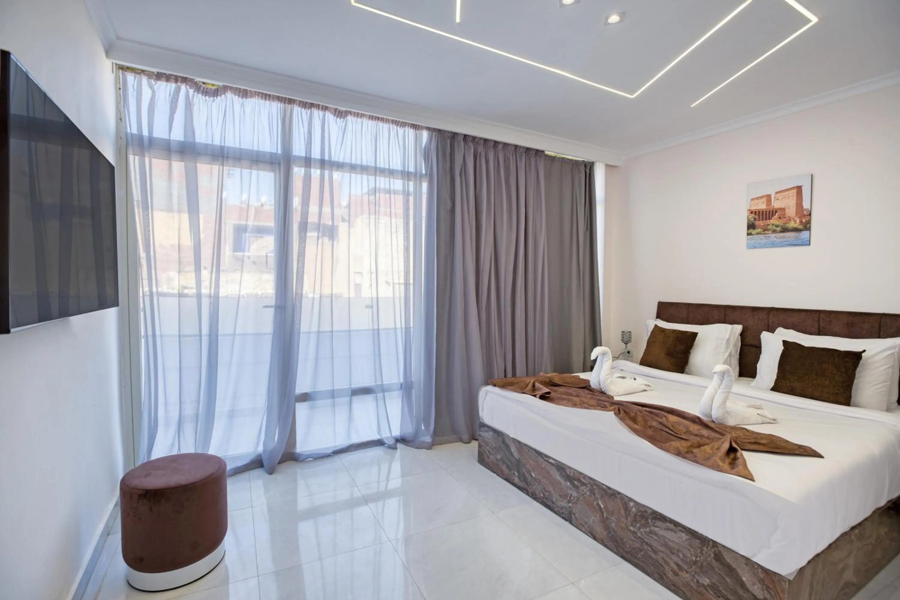 Junior Suite with Balcony in Tree Lounge Pyramids View INN , Sphinx Giza